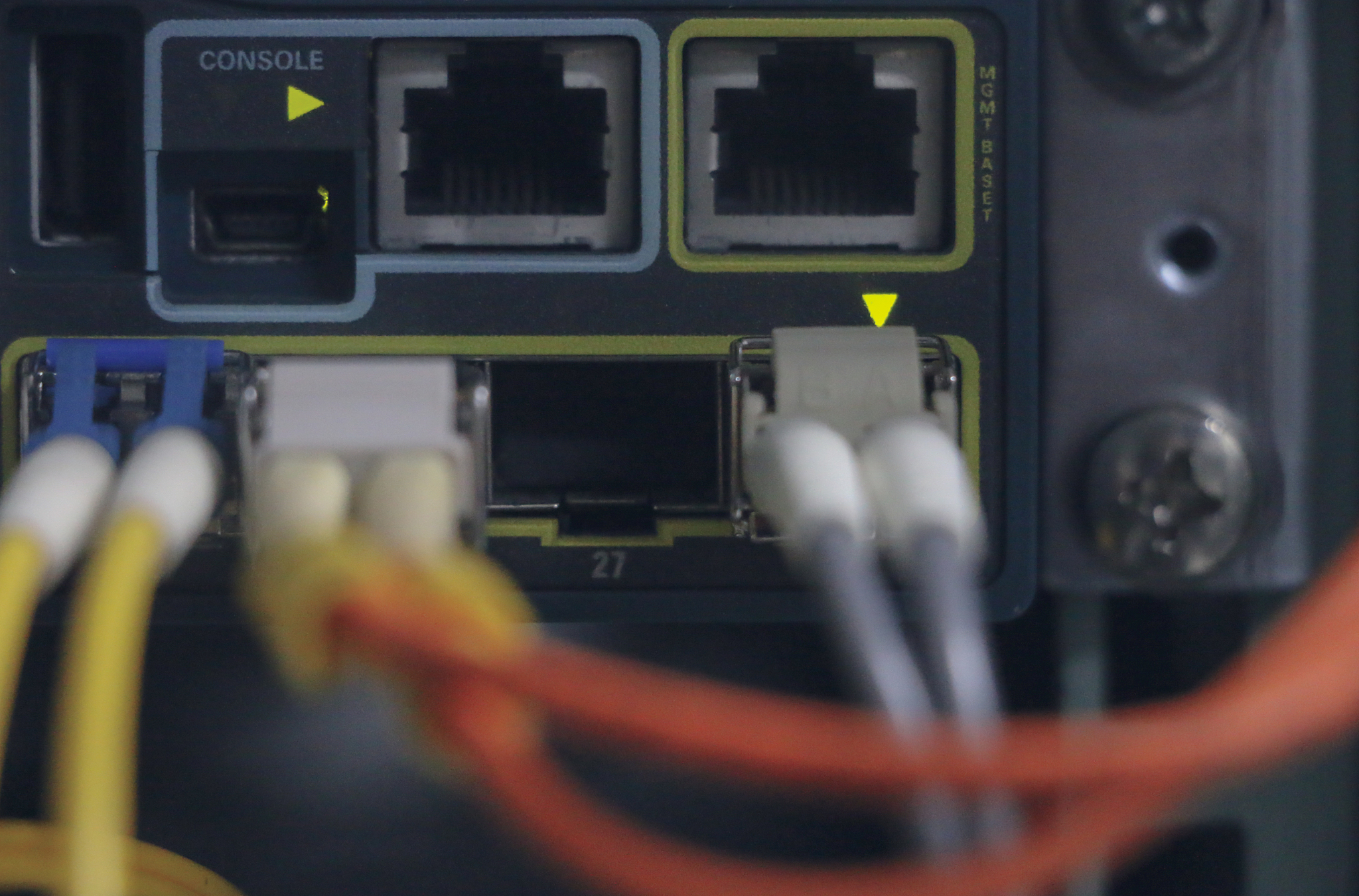 3389 端口：远程桌面协议 (RDP) 的默认端口