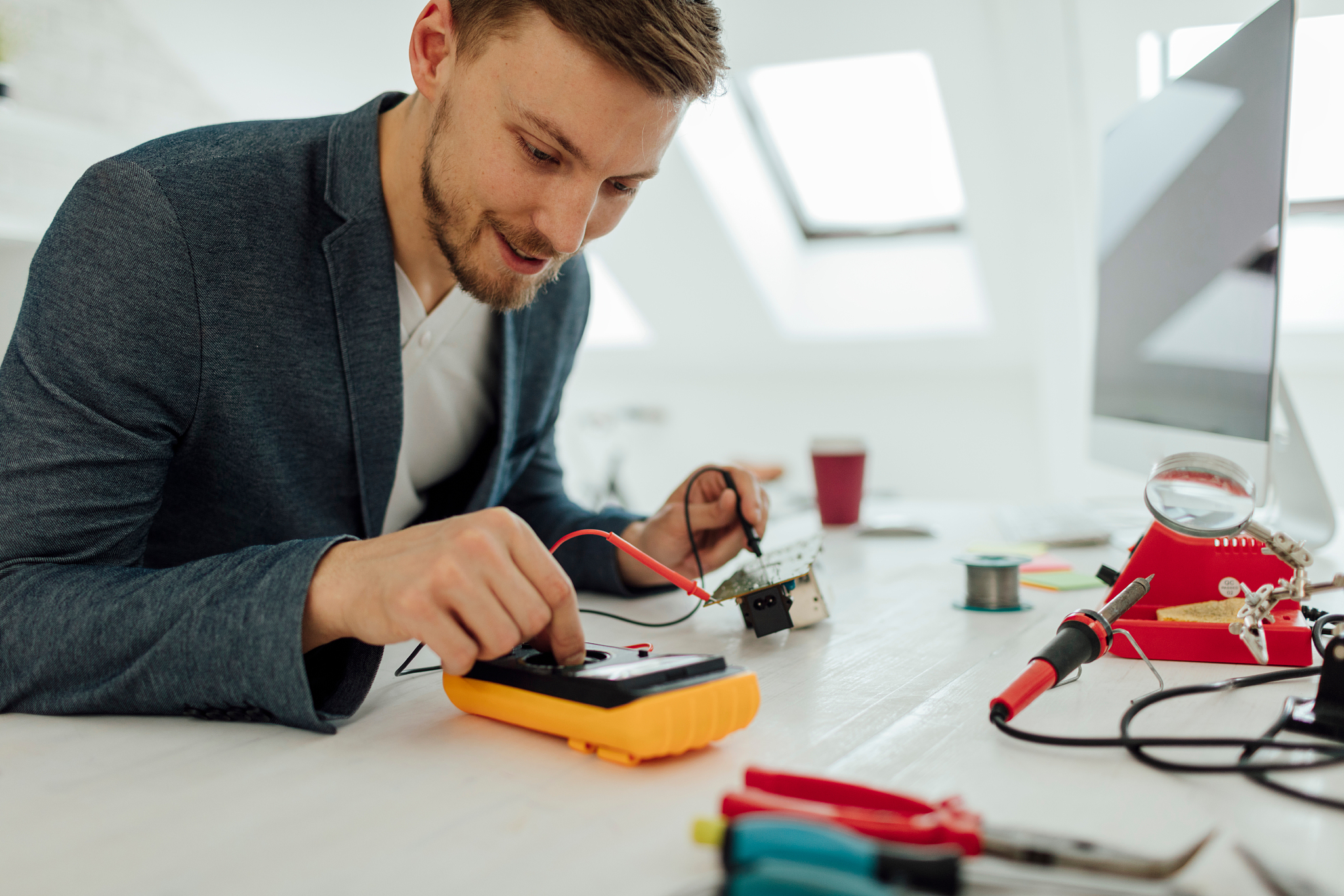 宜宾翠屏电子职业技术学校2022年招生简章-培养未来电子技术人才