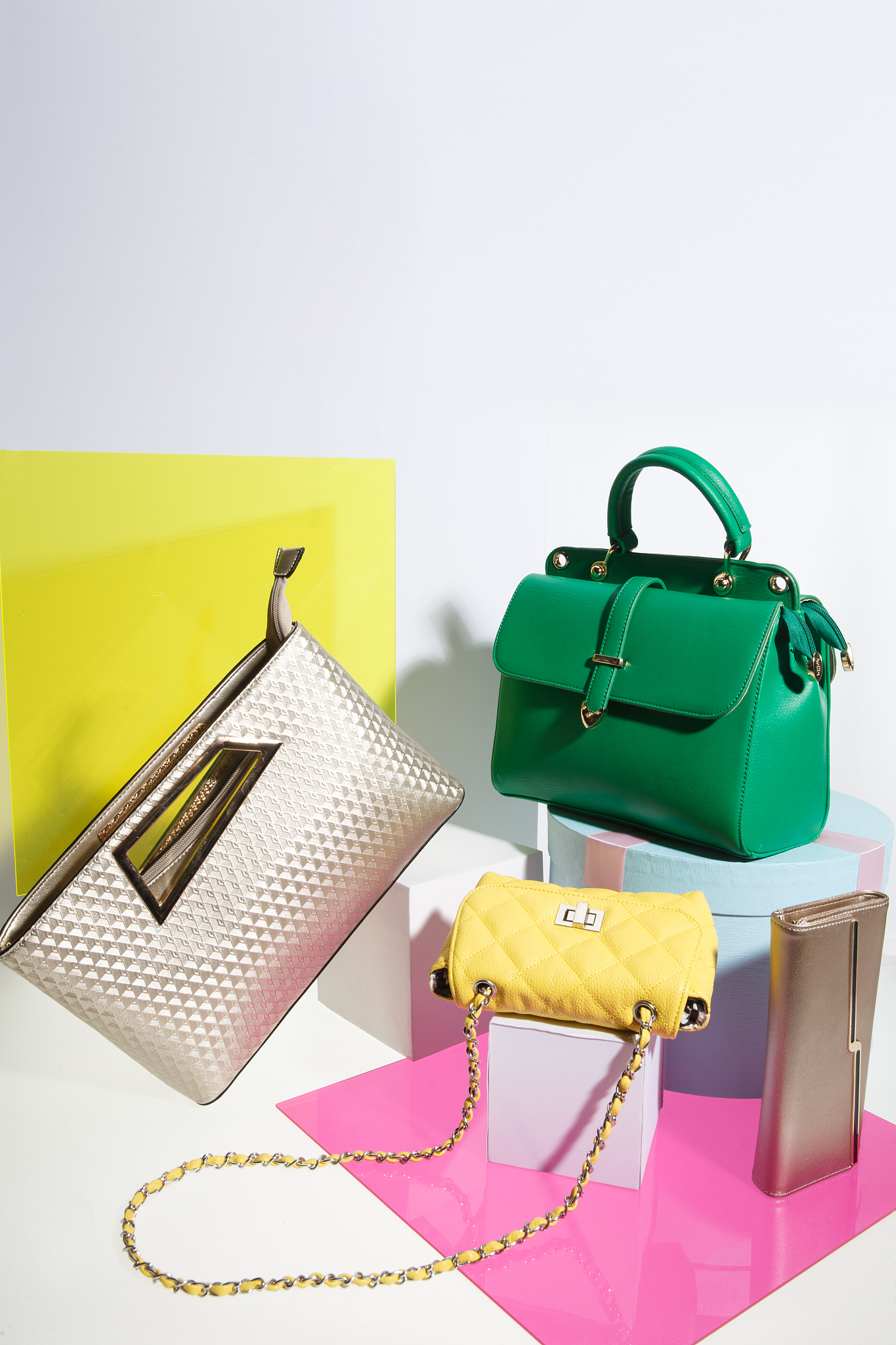 帮我写一段介绍包包的话术要求通用