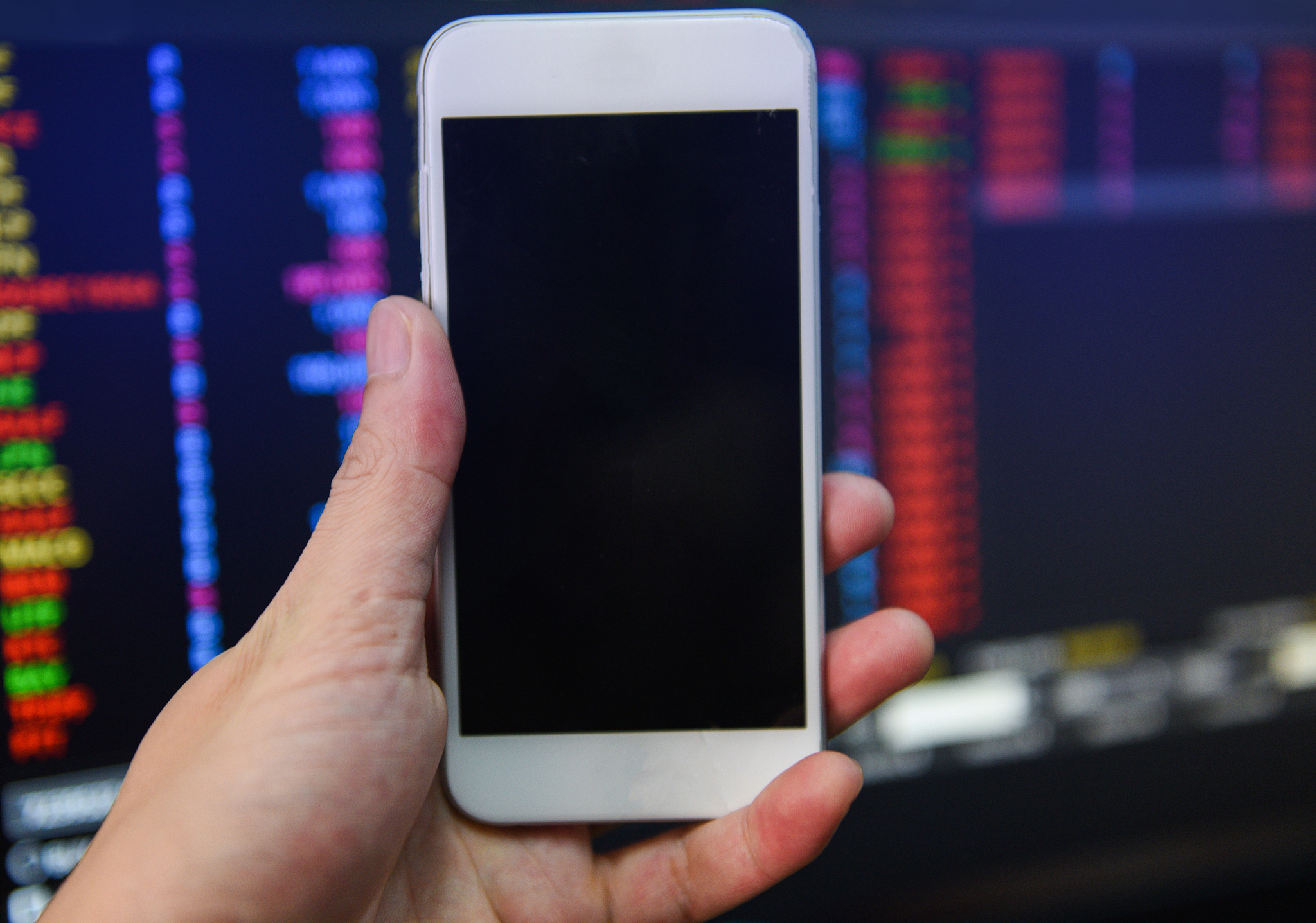 手机屏幕坏了怎么连接电脑用电脑操作