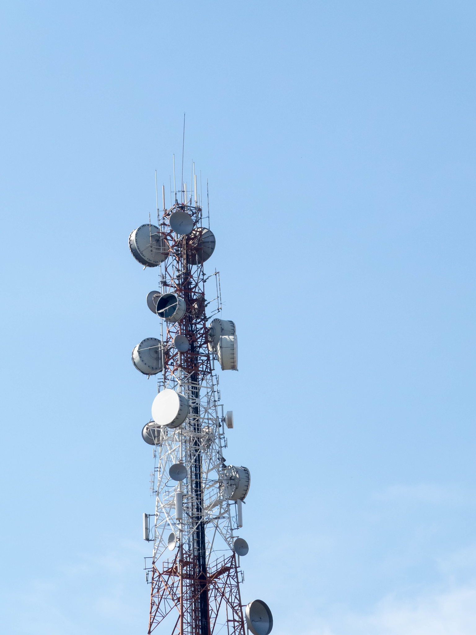 北京、河北和山东写一个移动、联通、铁塔的工程业务体量对比