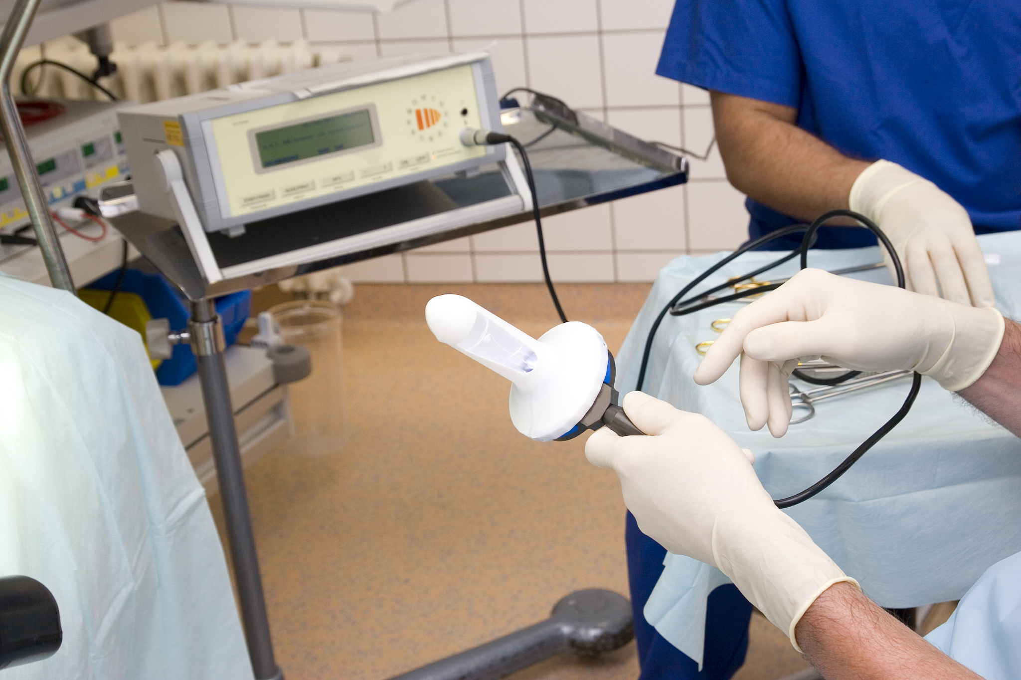 ultrasonic device for hemorrhoid surgery
