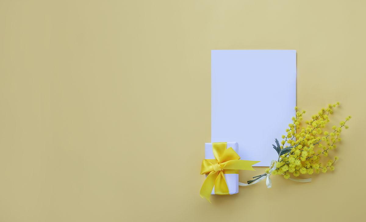 改写目前BS体系的系统主要的数据访问方式是：通过浏览器页面用户可以进入系统系统可以自动对用户向服务器发送的请求进行处理处理请求是在系统后台中进行的用户在浏览器页面上进行相应操作就能够看到服务端传递的处理结果。成绩管理系统主要分为视图-模型-控制三层架构设计。在视图层中主要是操作在服务器端向客户端反馈并显示的数据在模型层中主要处理相关的业务逻辑、数据整合等最后的控制层它介于视图和模型之间主要是调整两