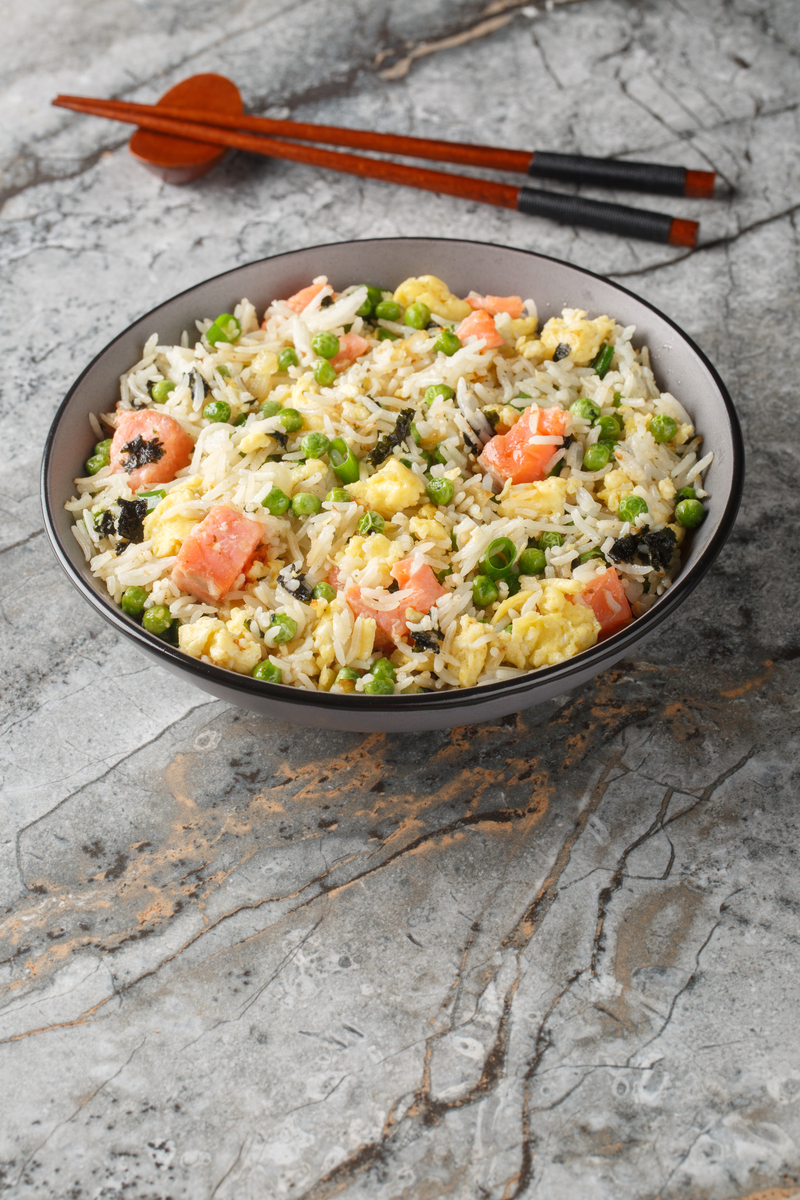 蛋炒饭30字好评：香酥脆嫩，美味可口！