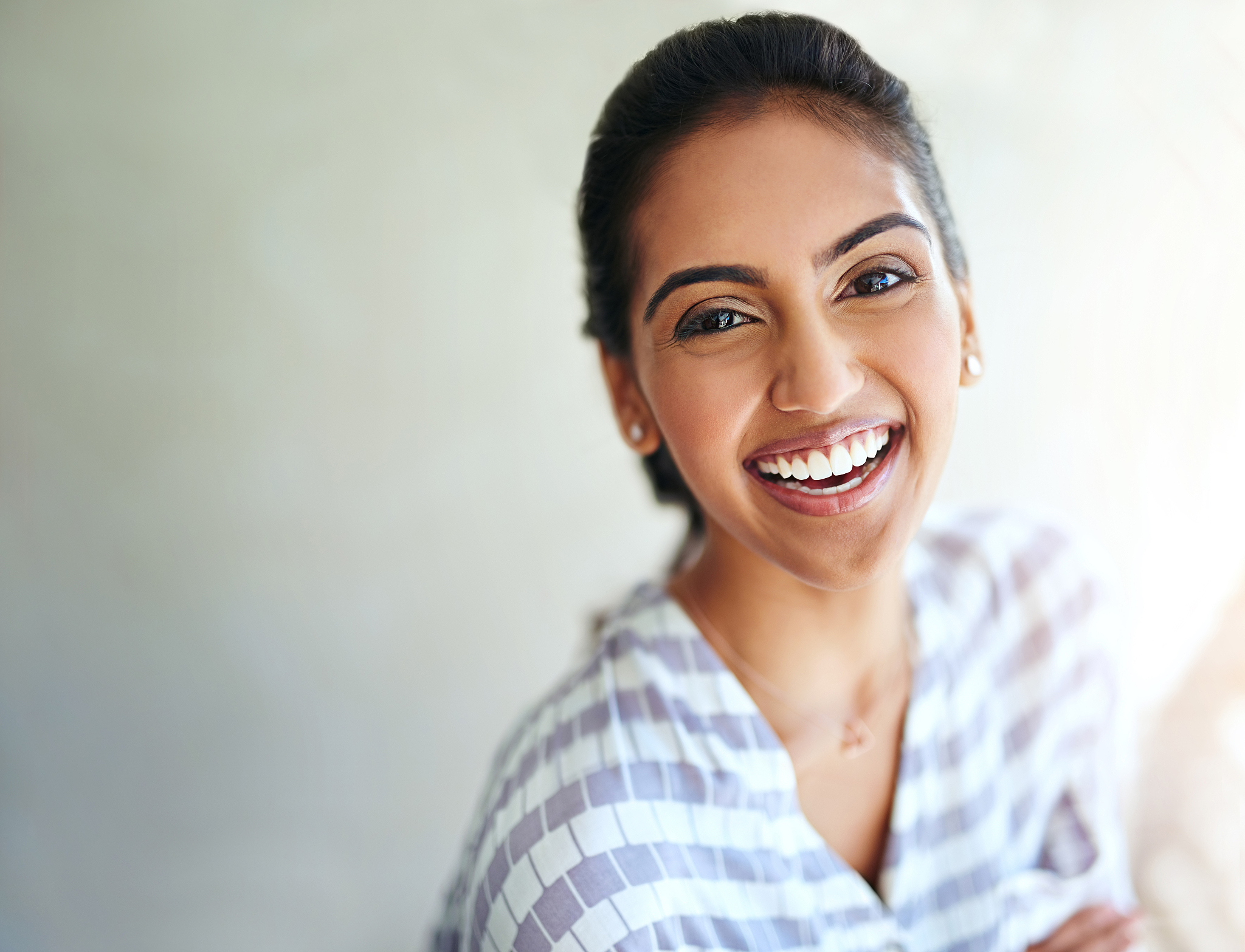 描写人高兴时的神态