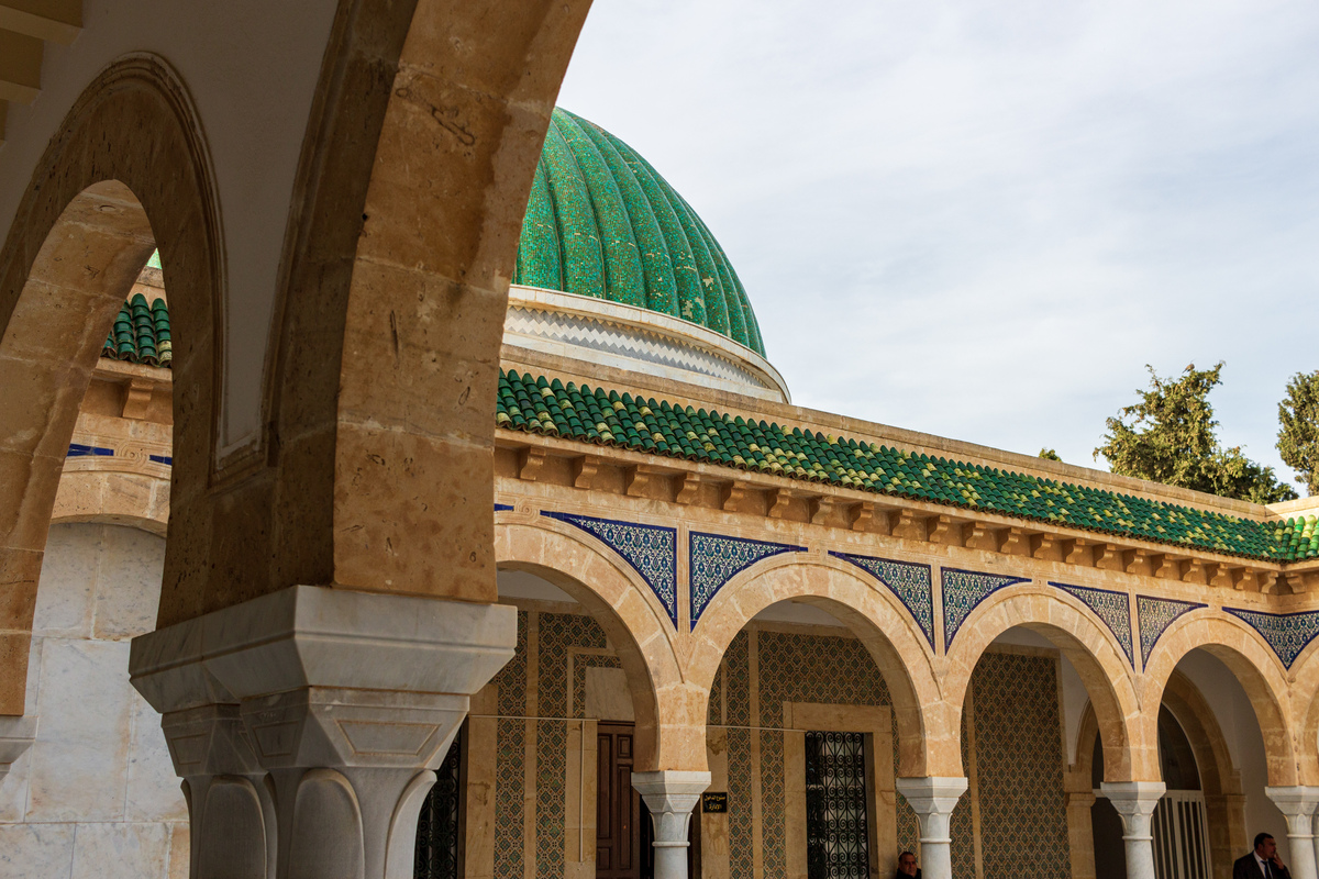 喀赞其旅游区回族大寺：新疆伊斯兰文化瑰宝