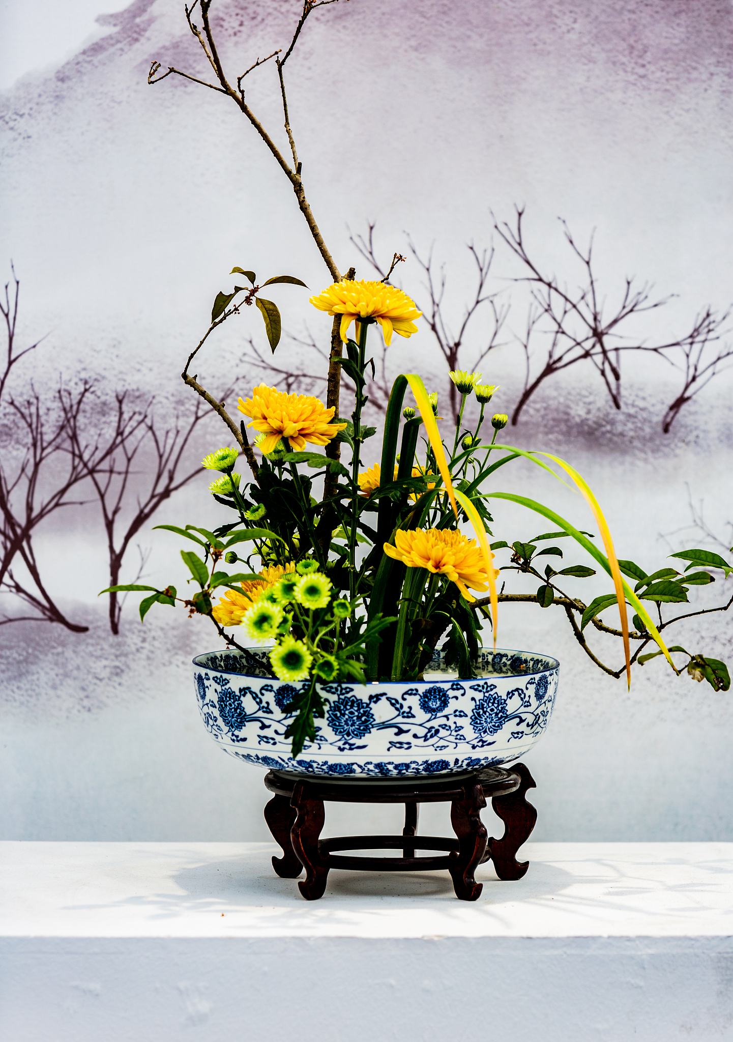 给我一些与牡丹花有关的创意灵感？文创产品或者办公用品方面的