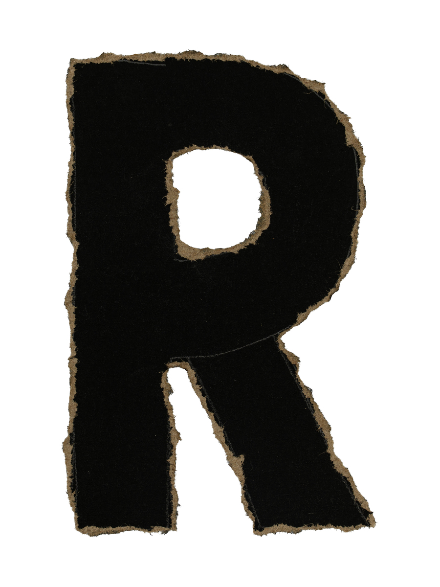 黑色和棕色做旧撕裂纸张字母 r