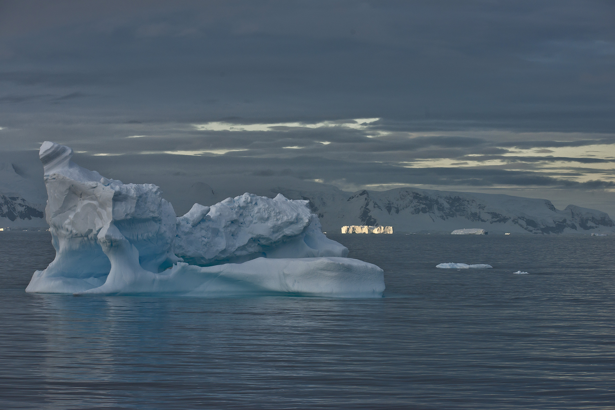 antarctic sun on icebergs