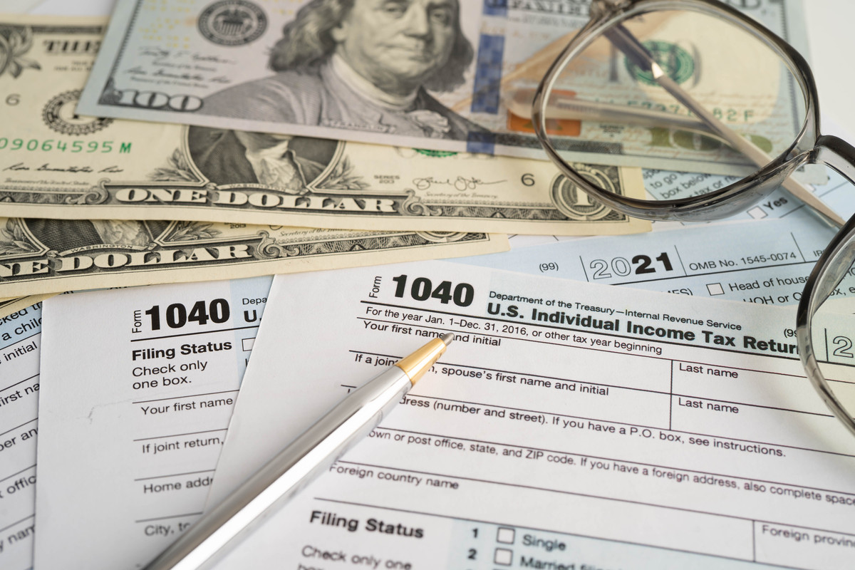 Identifying Call or Put Option: Financial Claim with Initial Value and Payoff