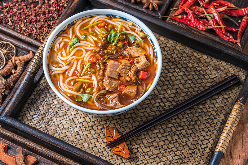 常德津市牛肉粉商业策划书：推广地方特色美食，促进旅游和经济发展