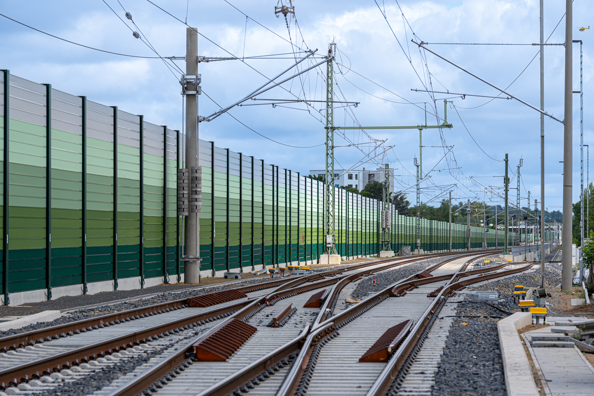 直接供电方式:简单高效,安全至关重要 直接供电方式:简单高效,安全至关重要