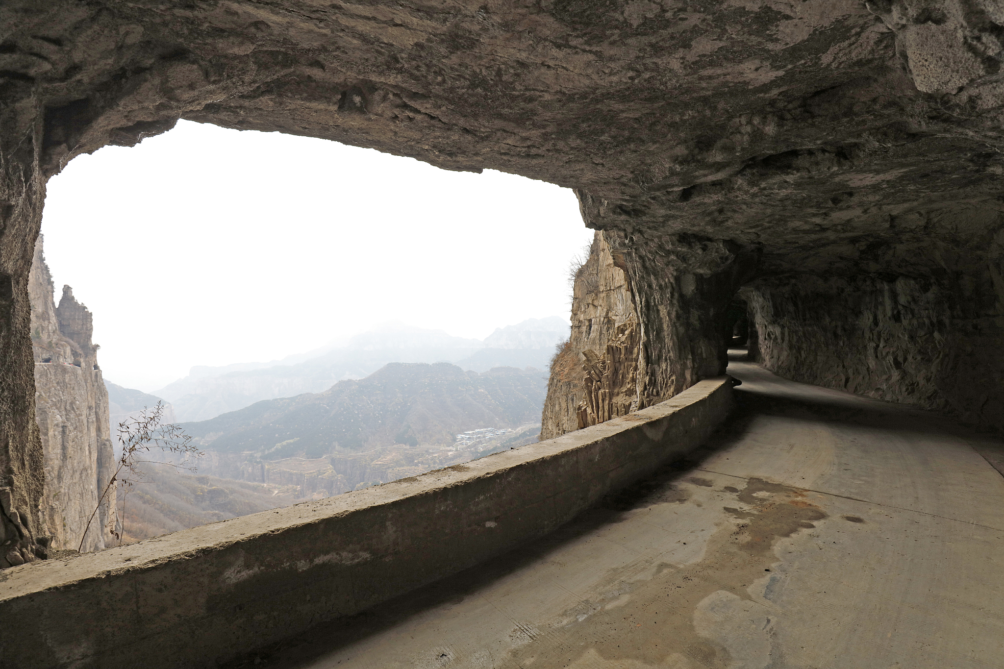 kunshan wall highway, shanxi, lingchuan, china