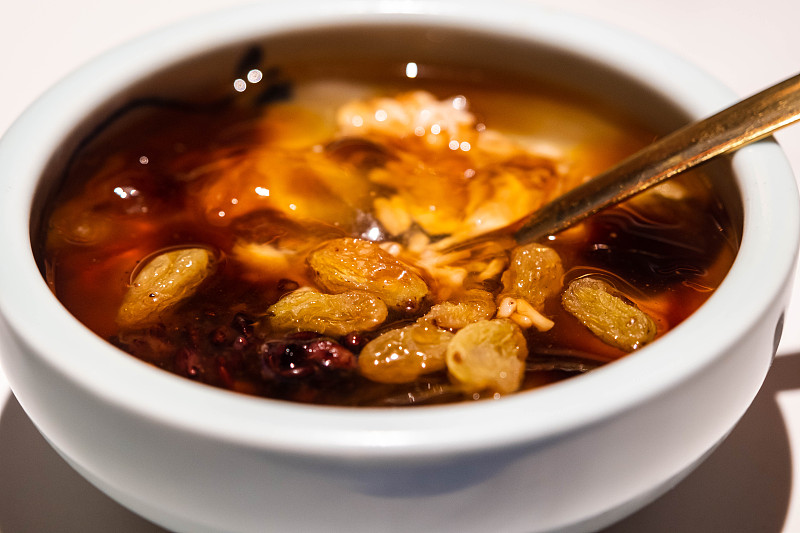 吃冰粉只吃一家下一句怎么接？俏皮可爱些。