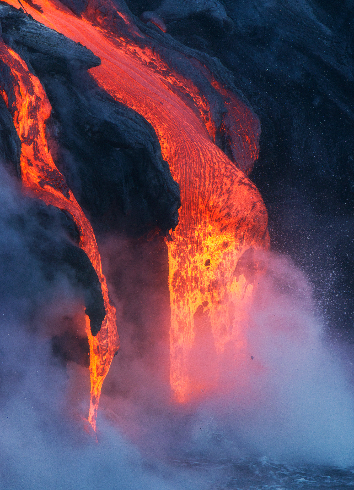 火山喷发的岩浆是什么颜色