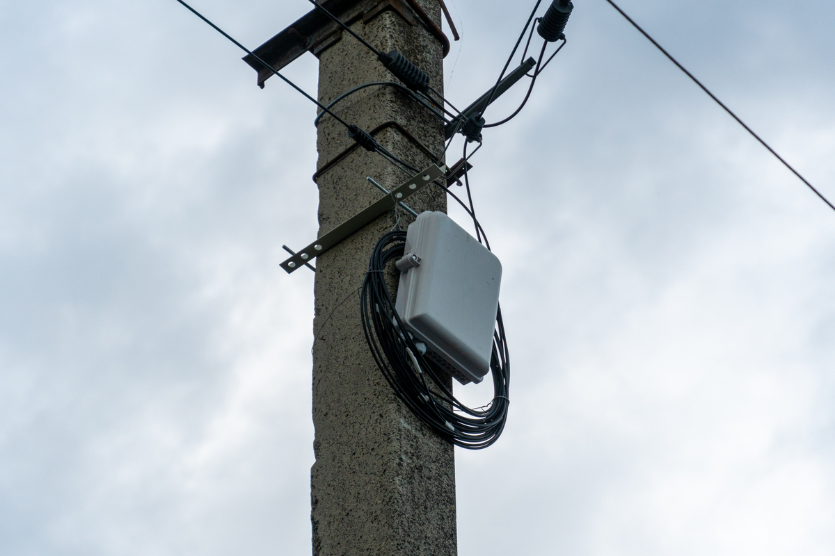 基于物联网技术的电力线路智能维护系统设计与实现 - 提高电力线路维护效率和安全性的解决方案