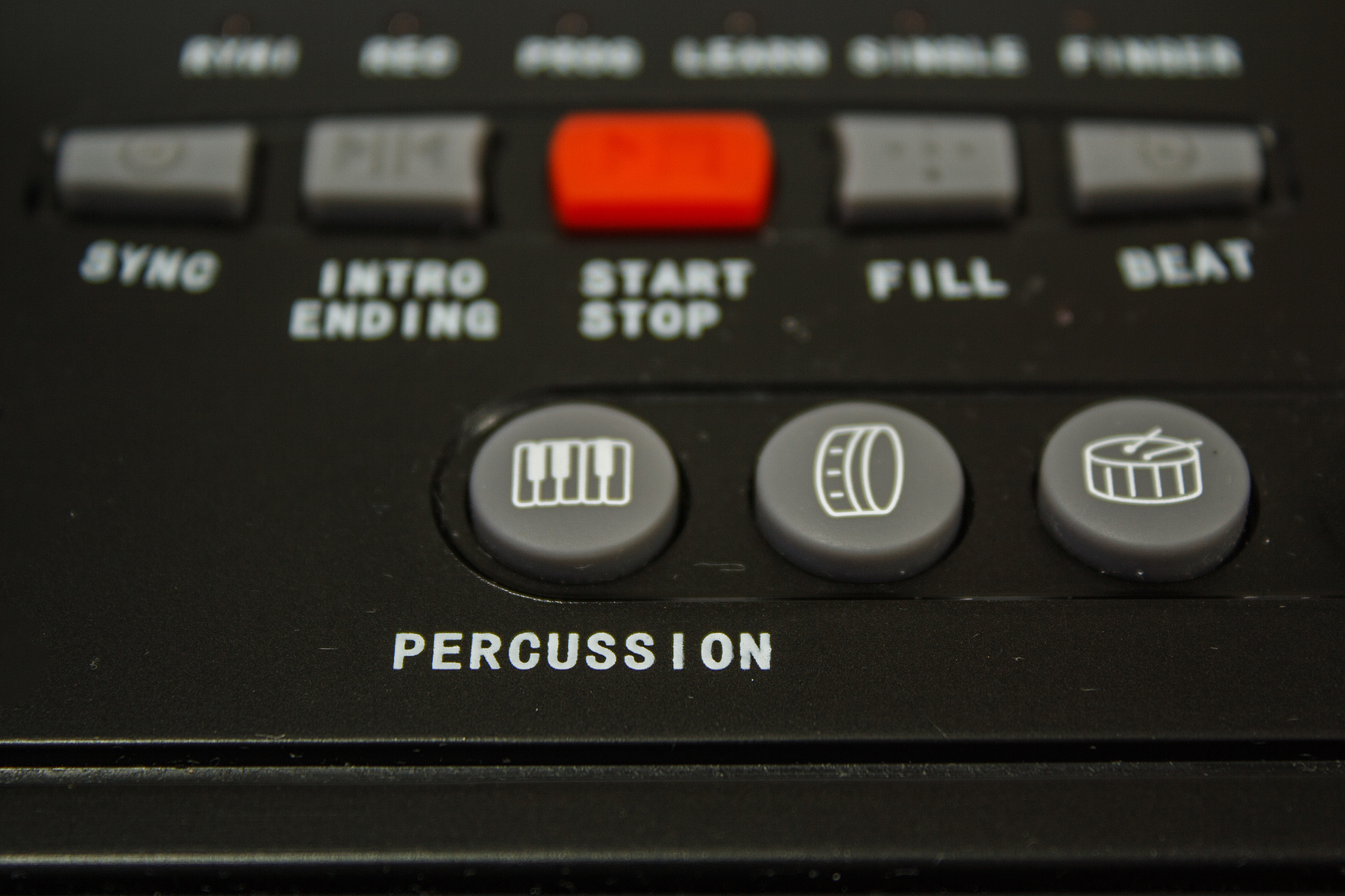 如下代码是一段通过中断方式工作的按键和LED亮灯控制的程序请在在指定【】位置共5个添加功能注释。直接写在题目空白处10分int mainvoid LED_Config; LED初始化 …… KEY_Init; 外部中断初始化含KEY初始化 while 1 循环等待中断void KEY_Initvoid EXTI_InitTypeDef EXTI_InitStructu