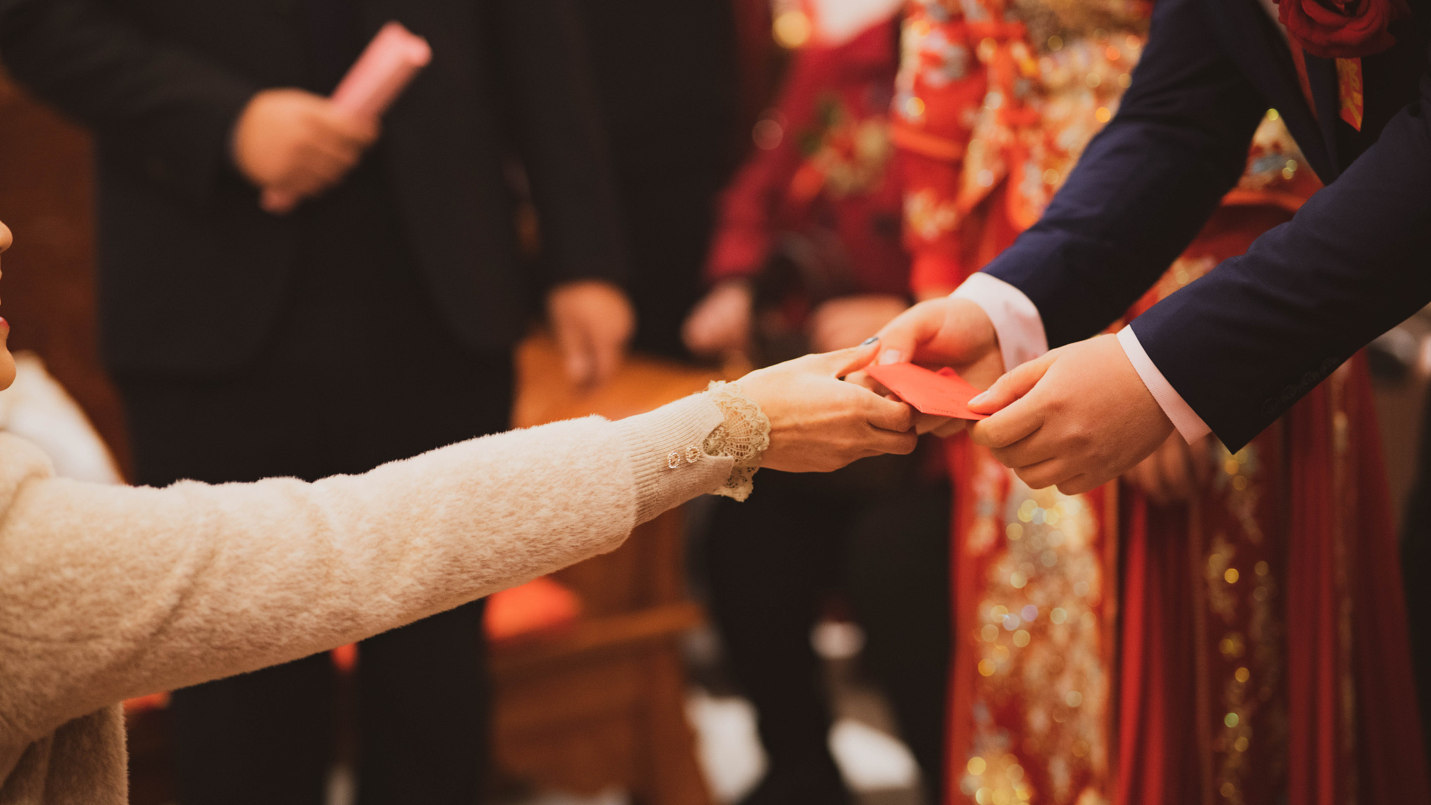 同学结婚随多少礼合适，