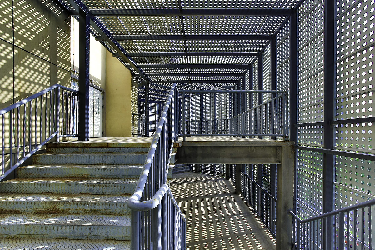 厂房防火疏散距离规范：安全疏散，不容忽视！