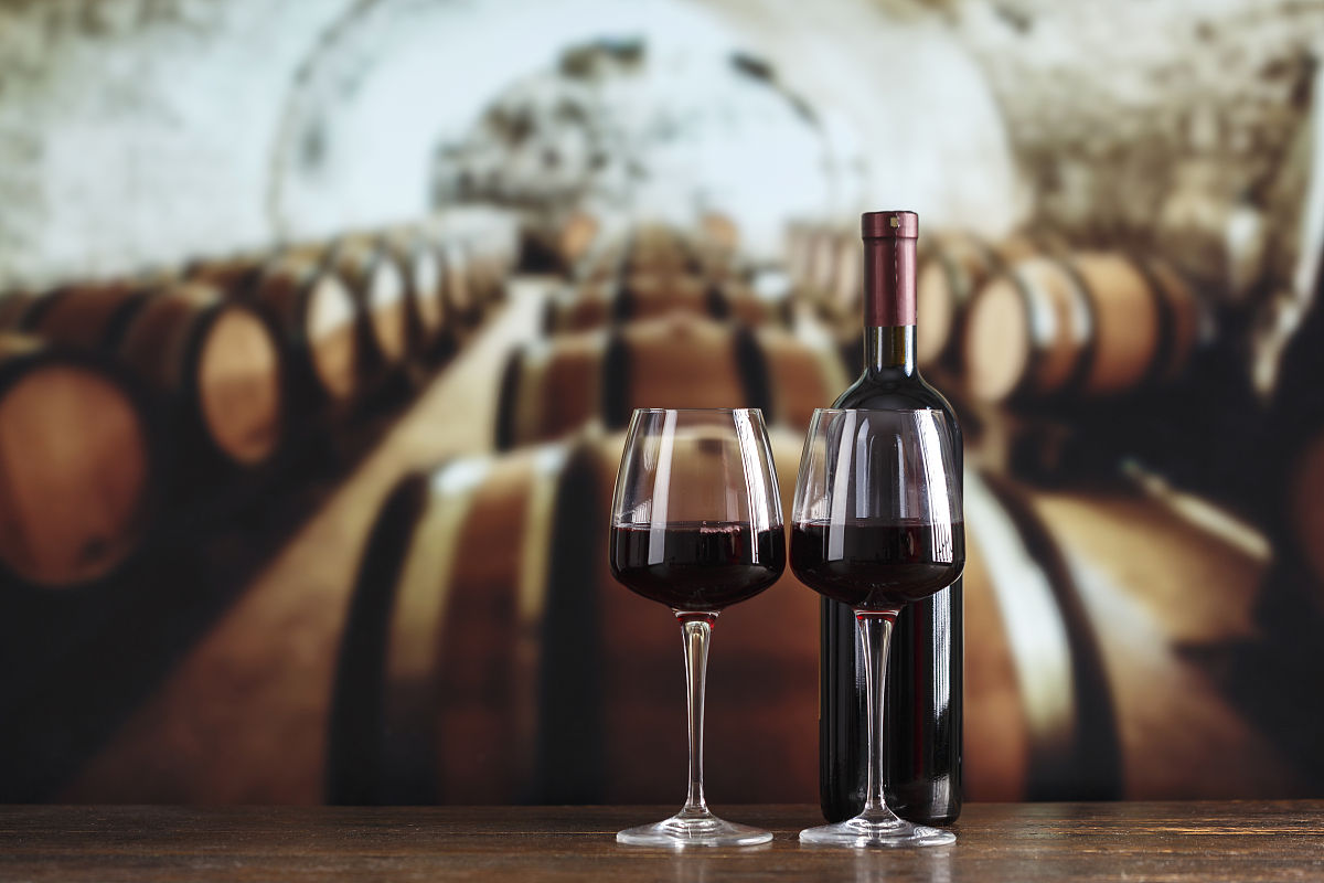 结合上面重要的几个时间点综合介绍京东酒世界