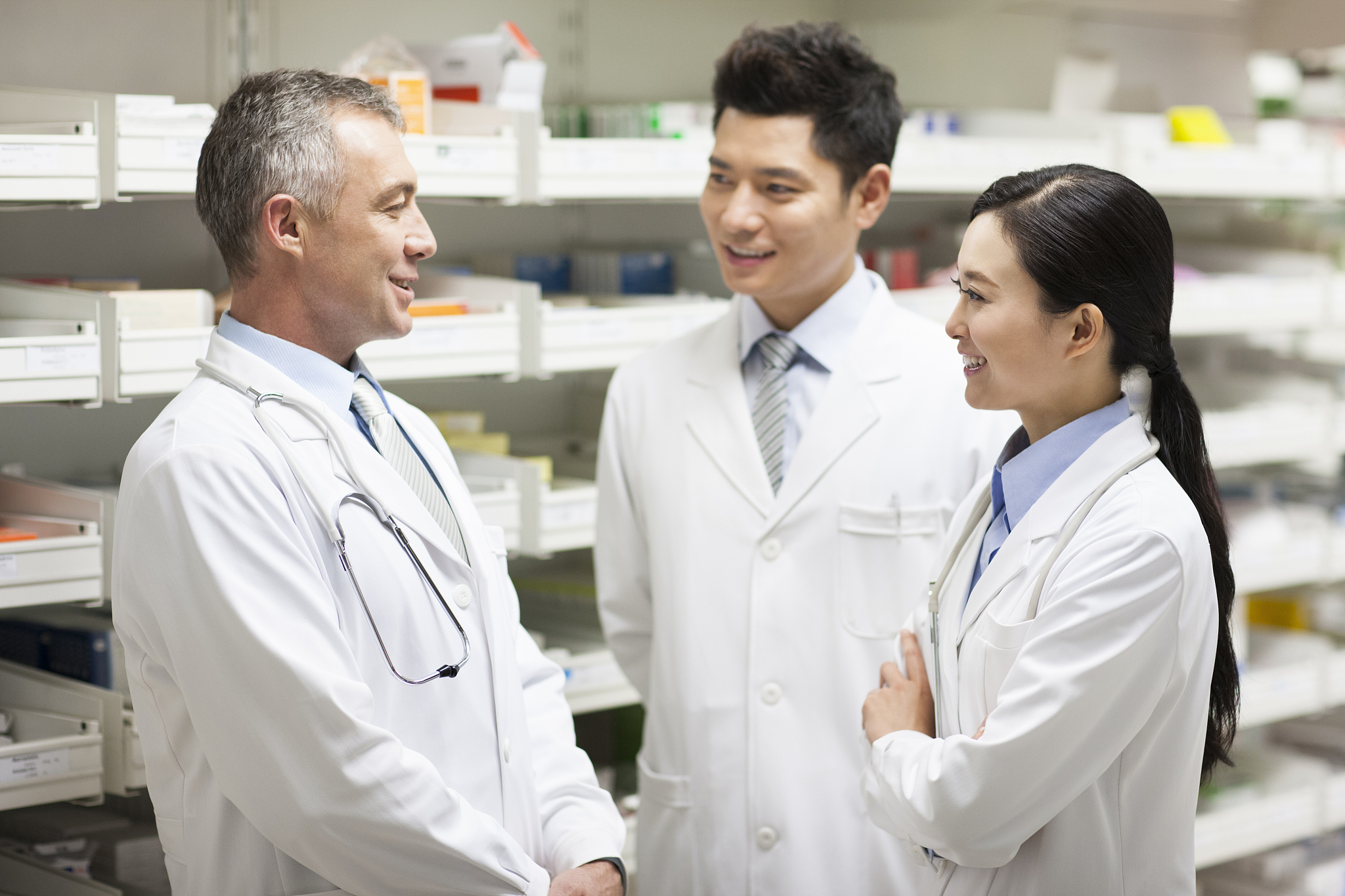 药剂师是干什么的？500字左右语言生动