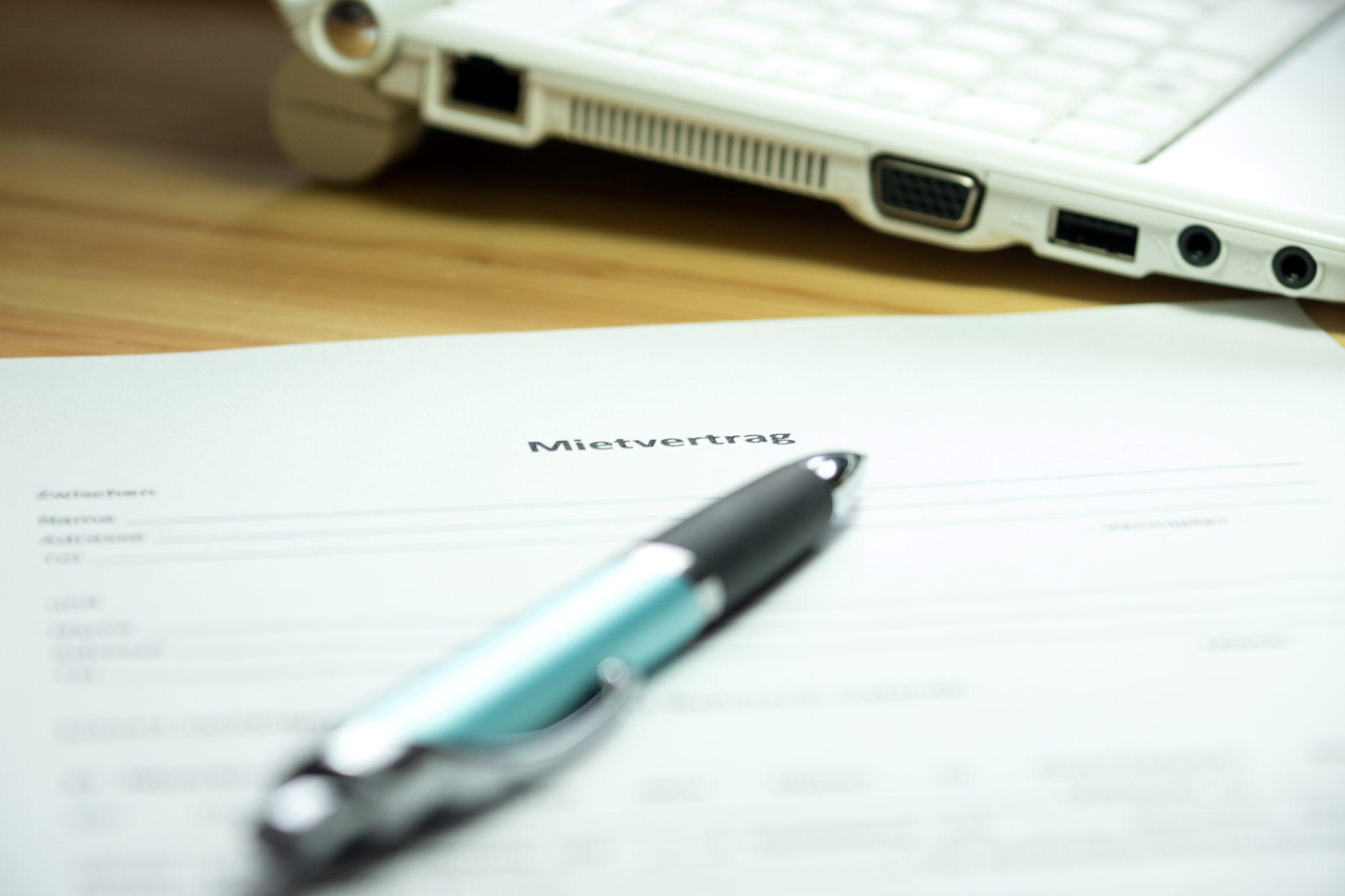 电脑租赁合同范本 - 免费下载使用