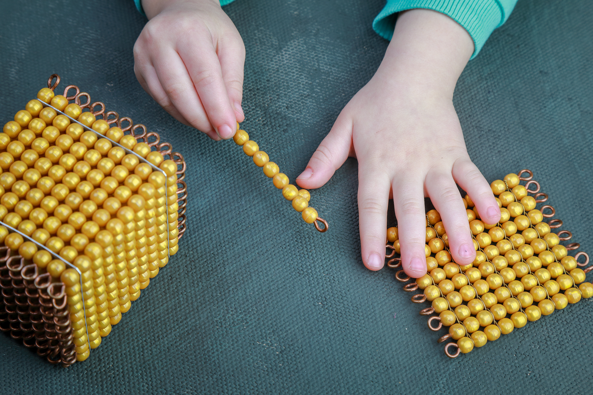 与10最接近的数是多少