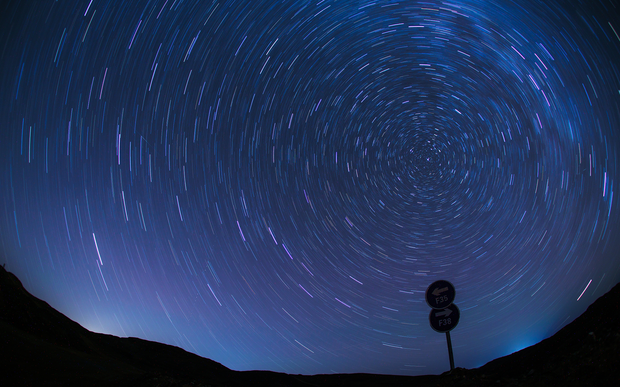 群星在拥抱用这句话写一首诗