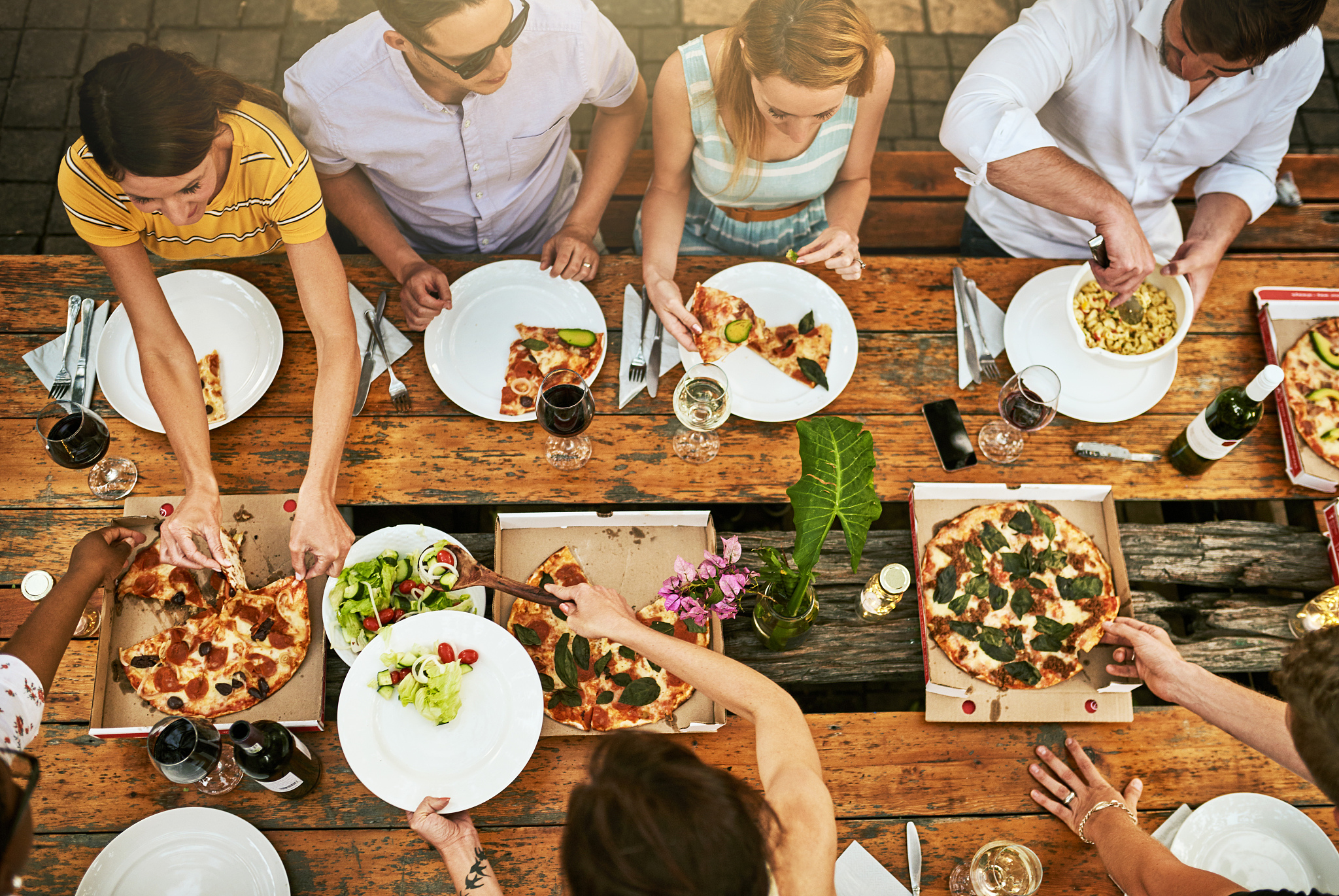 good friends share food