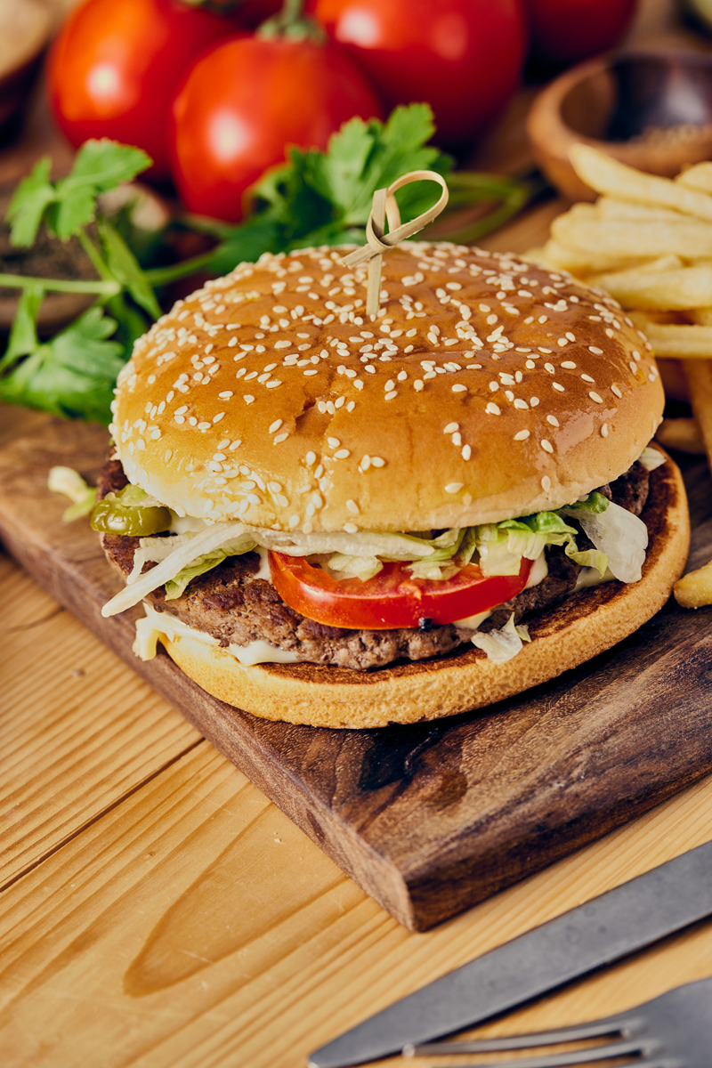 50字牛肉汉堡奥尔良翅根好评