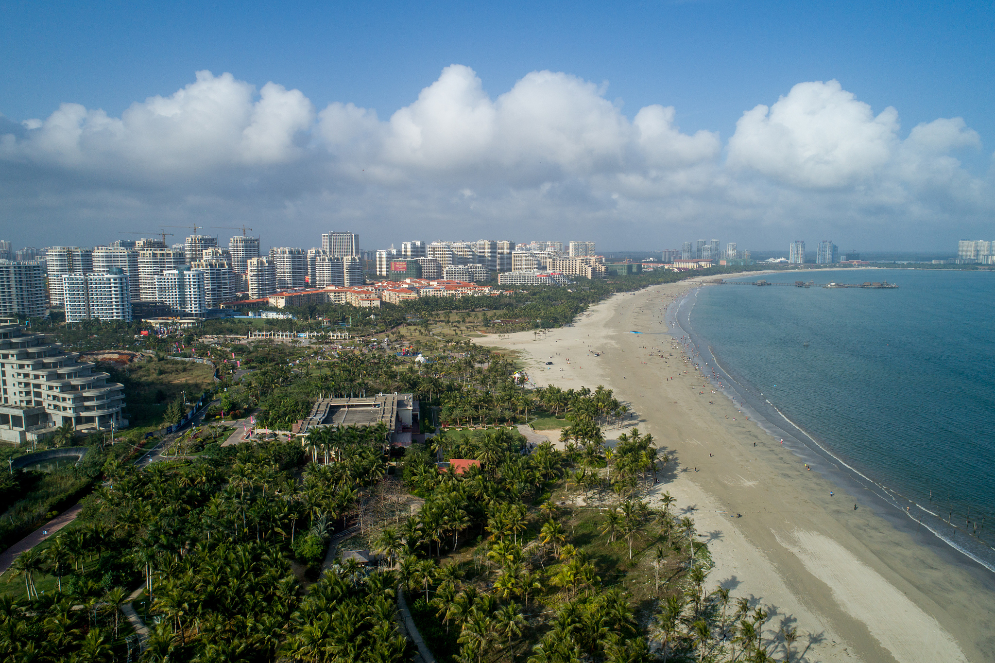 航拍海南文昌海边度假村