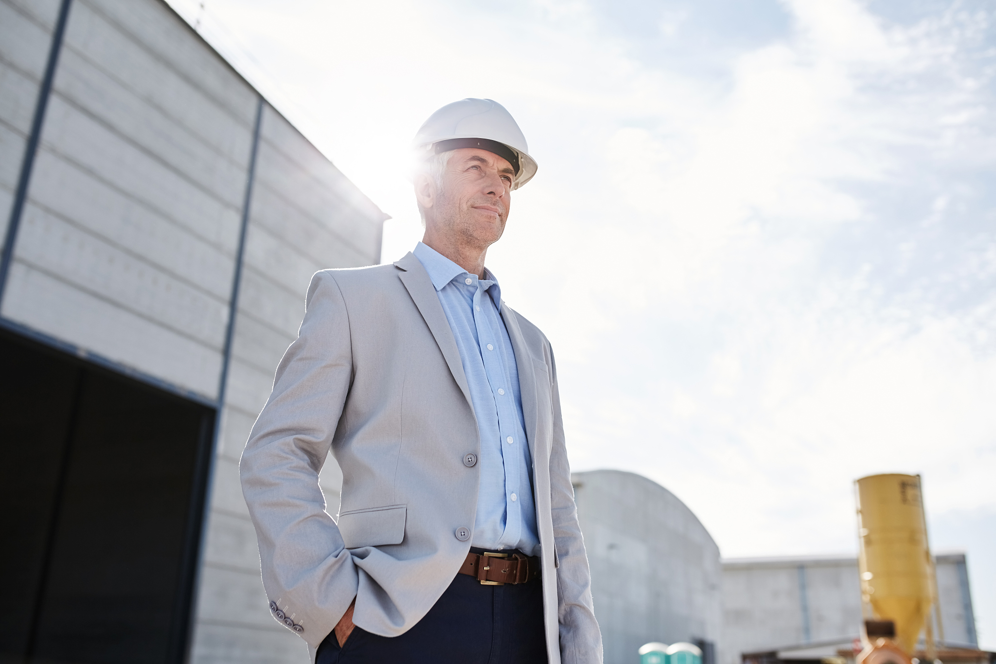 西安铁路电务工程专业承包二级资质办理：新办、转让流程详解