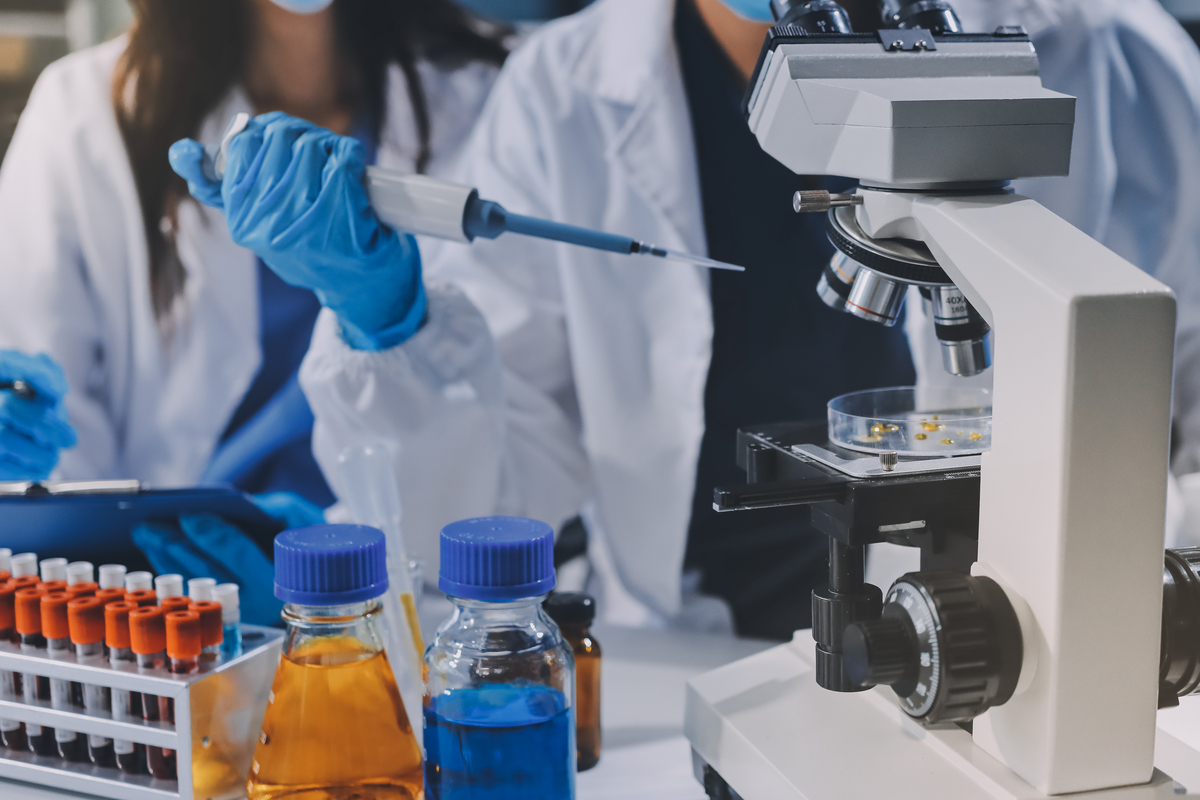 高通量筛选技术 (HTS)：原理、设计与应用