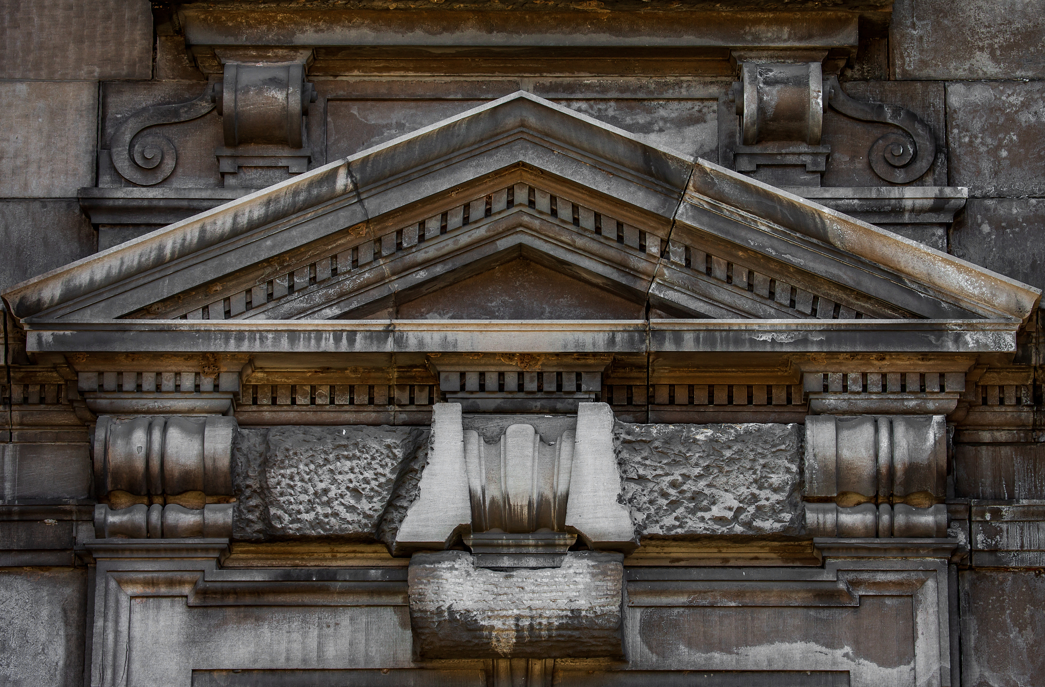 1836年繁华都市掠影：神殿庄严，路灯璀璨，交通繁忙