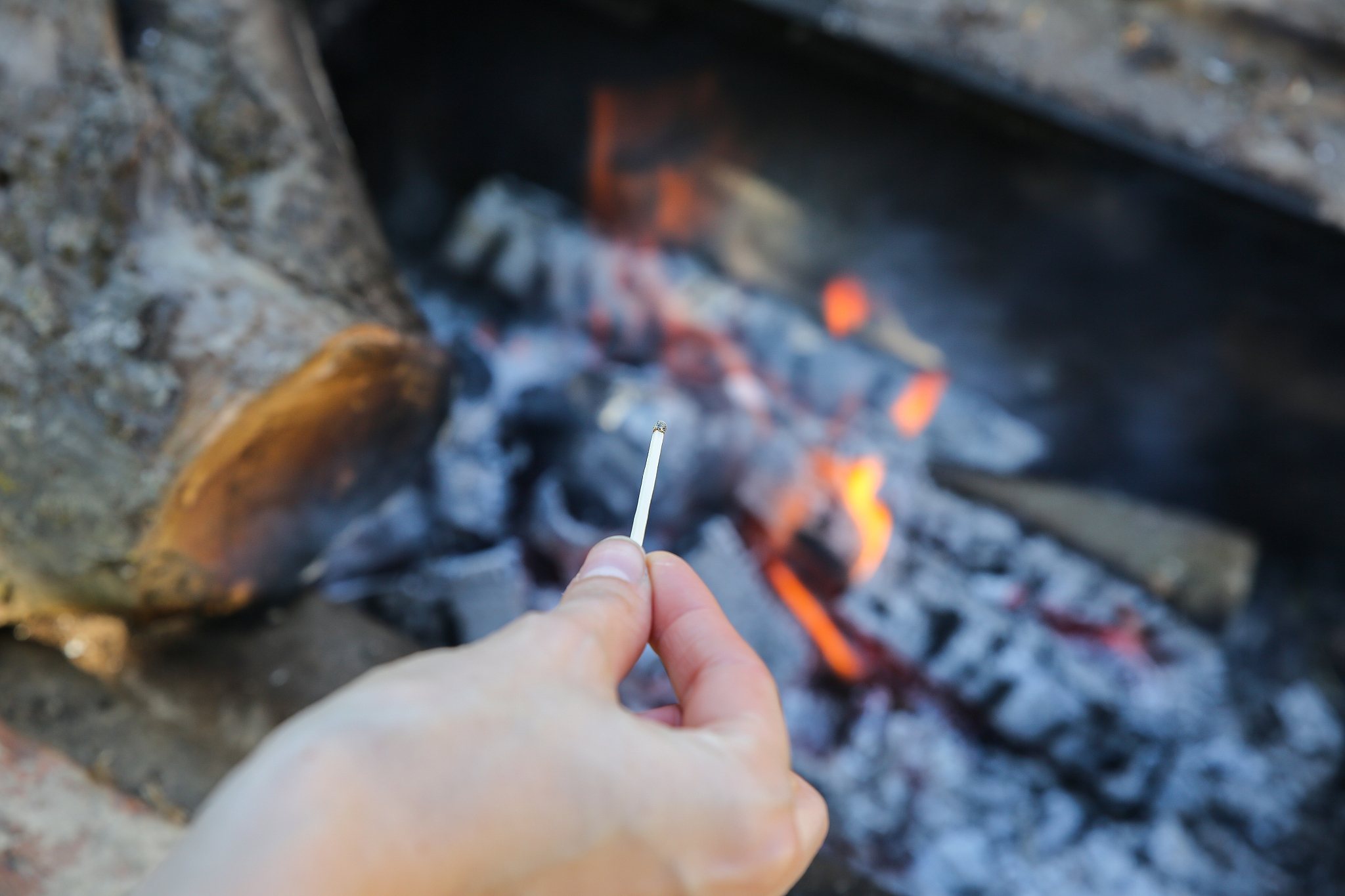 在野外怎么生火？