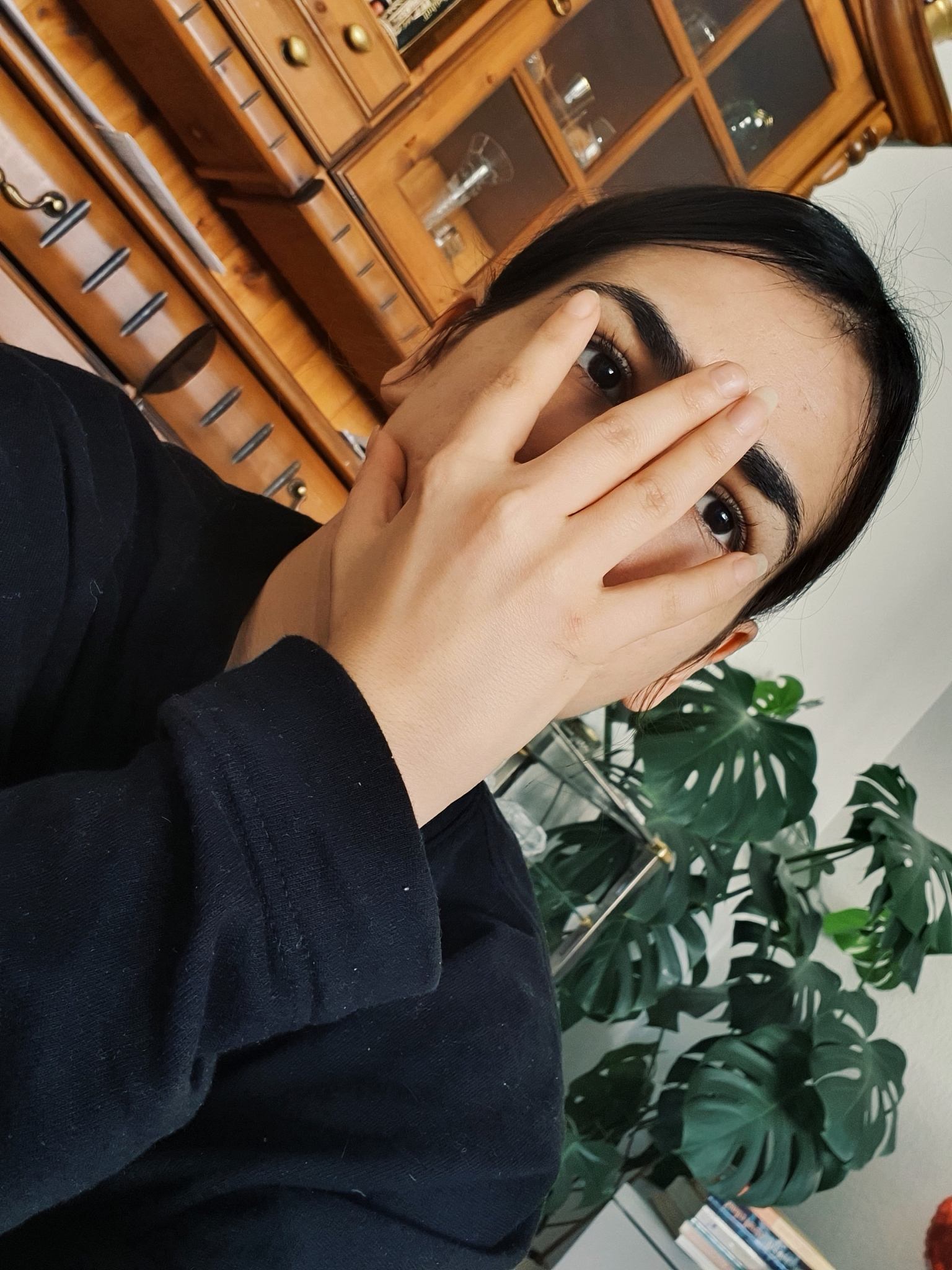 如果要在百度上检索中性风的自拍照片请帮我列出一系列检索词汇