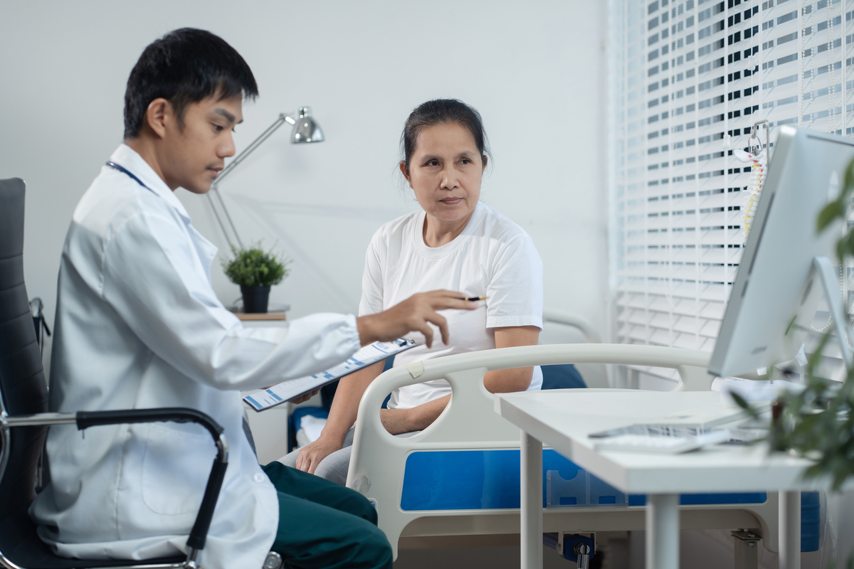 医生职业对话：内科医生的经验和挑战