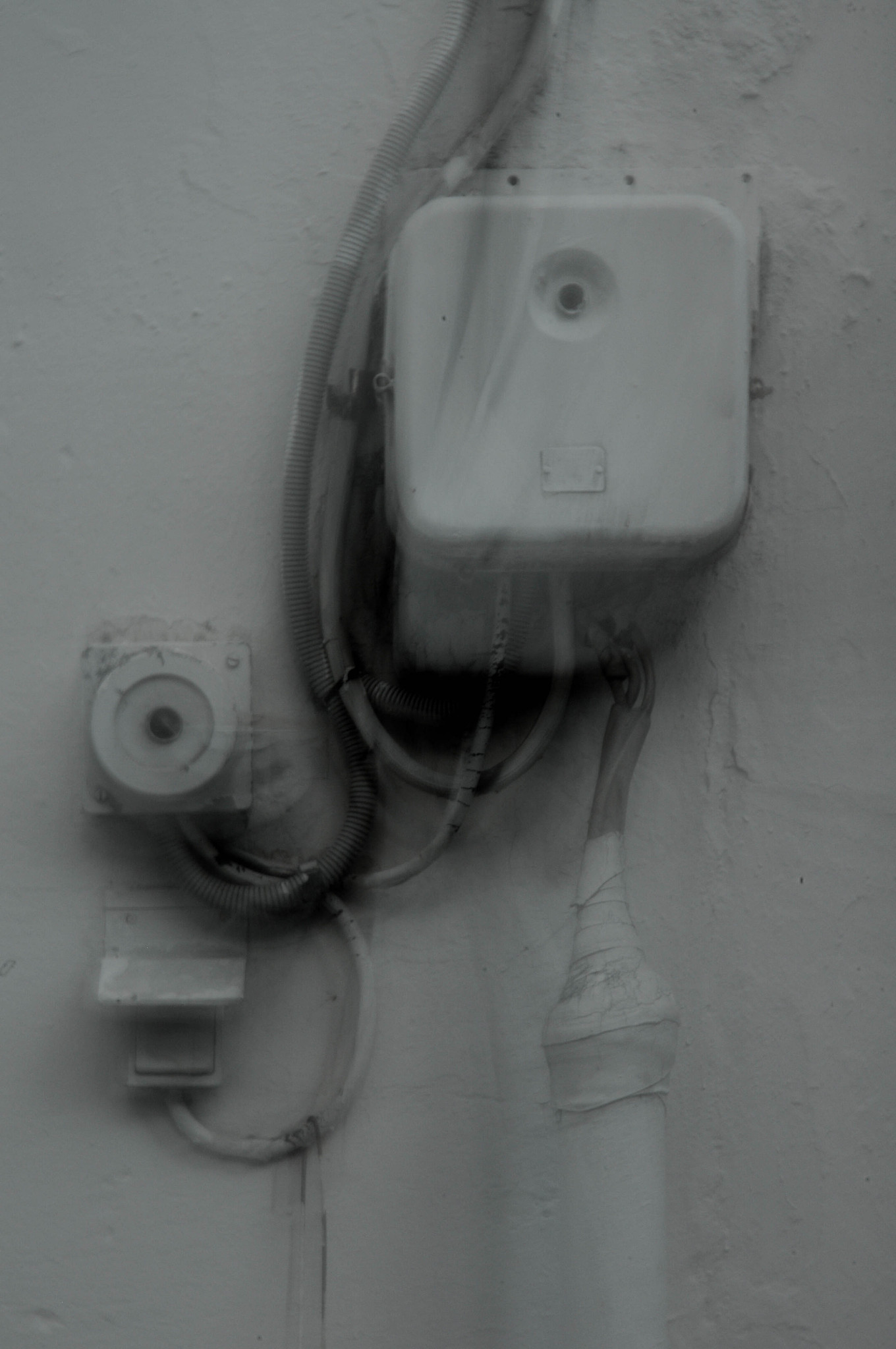 热水器灯在闪就是不制热 热水器灯在闪就是不制热