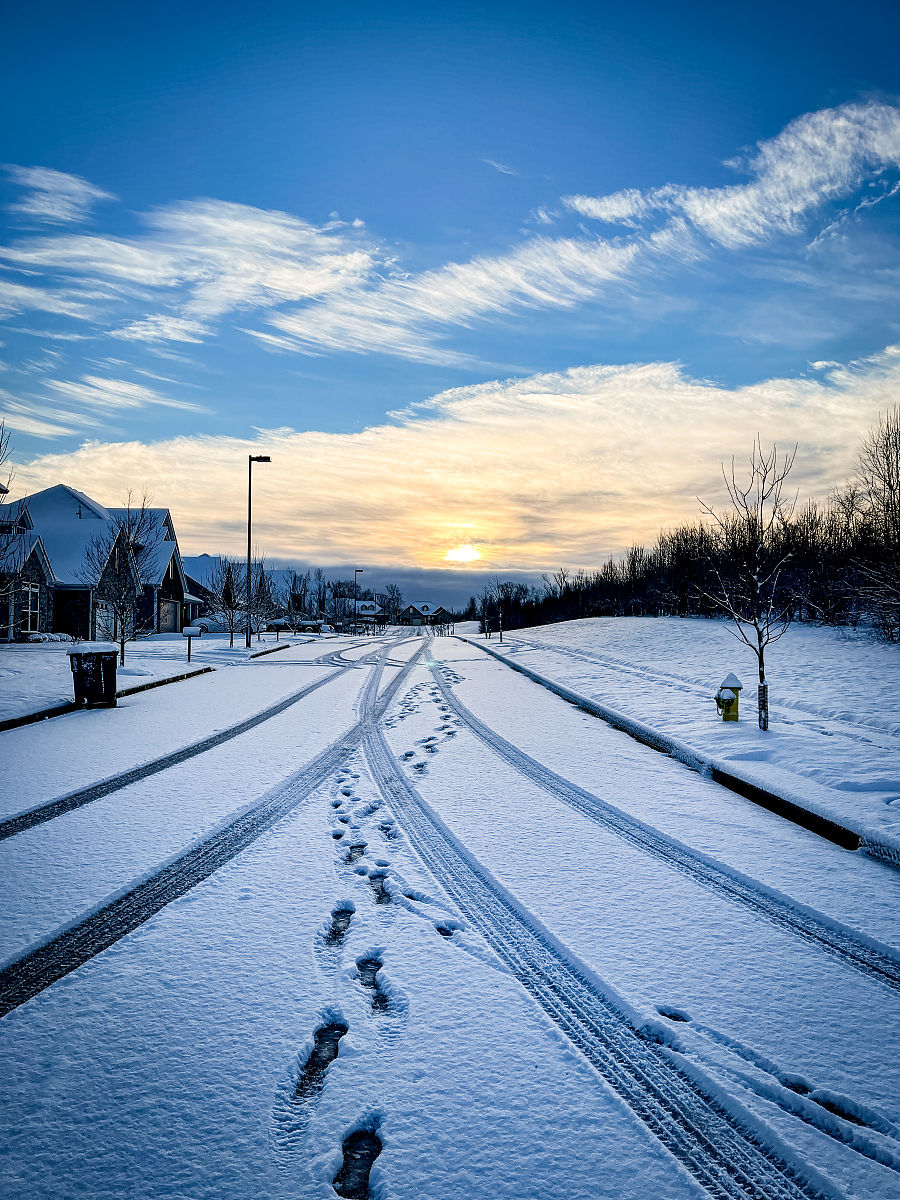 为什么有的软件即使删除了再下回来还能知道已经在这个手机上下载过了？