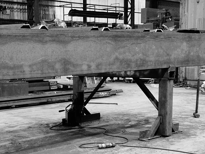 天车防跳钢梁变形改造安装过程记录