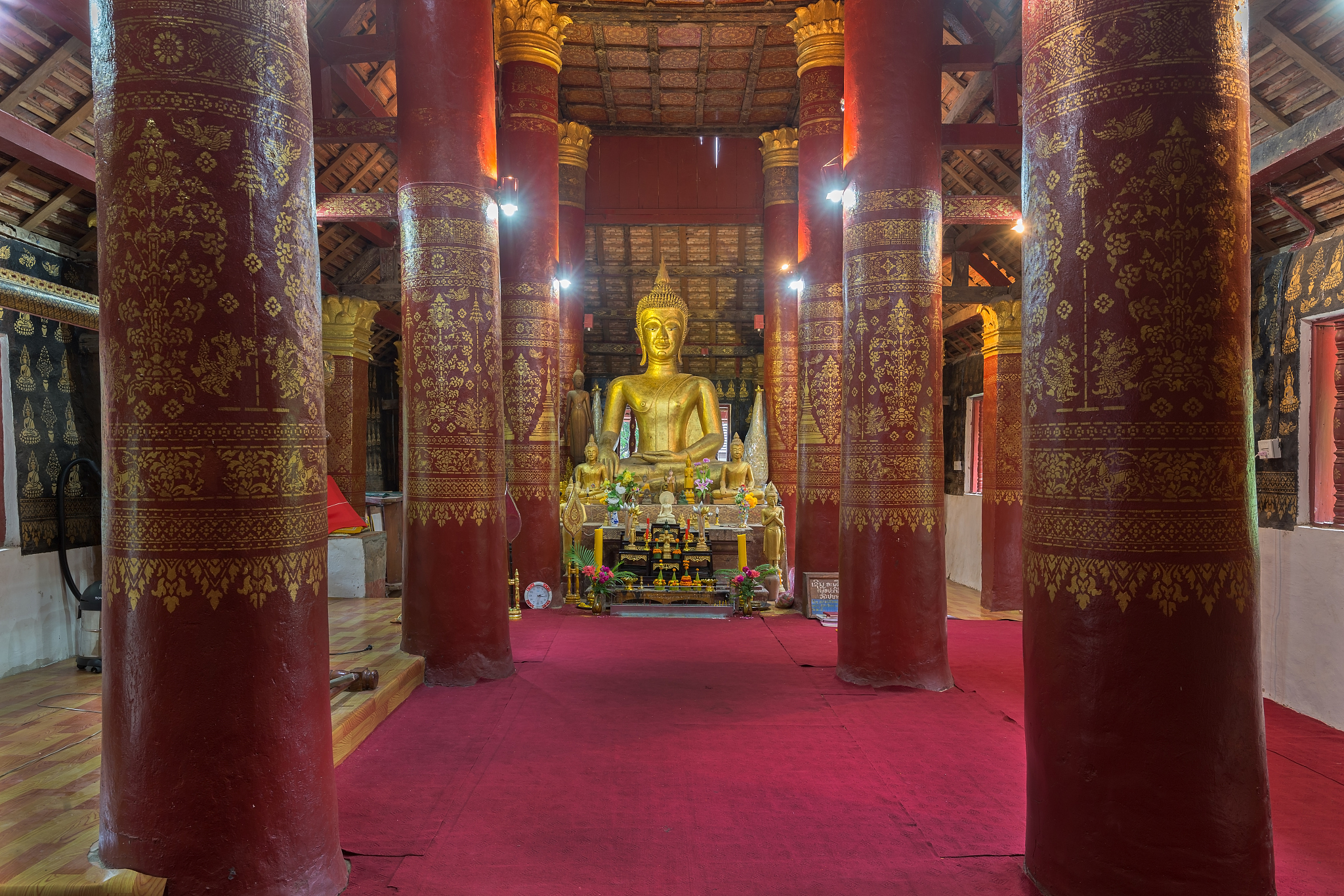 buddha image in wat pak khan, luang prabang, laos