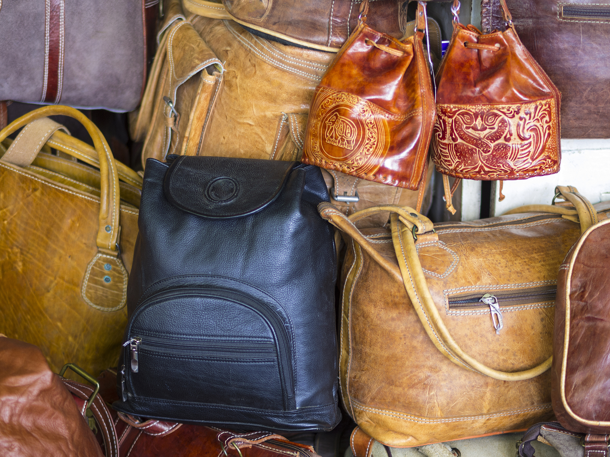 leather handbags on the market in kandy
