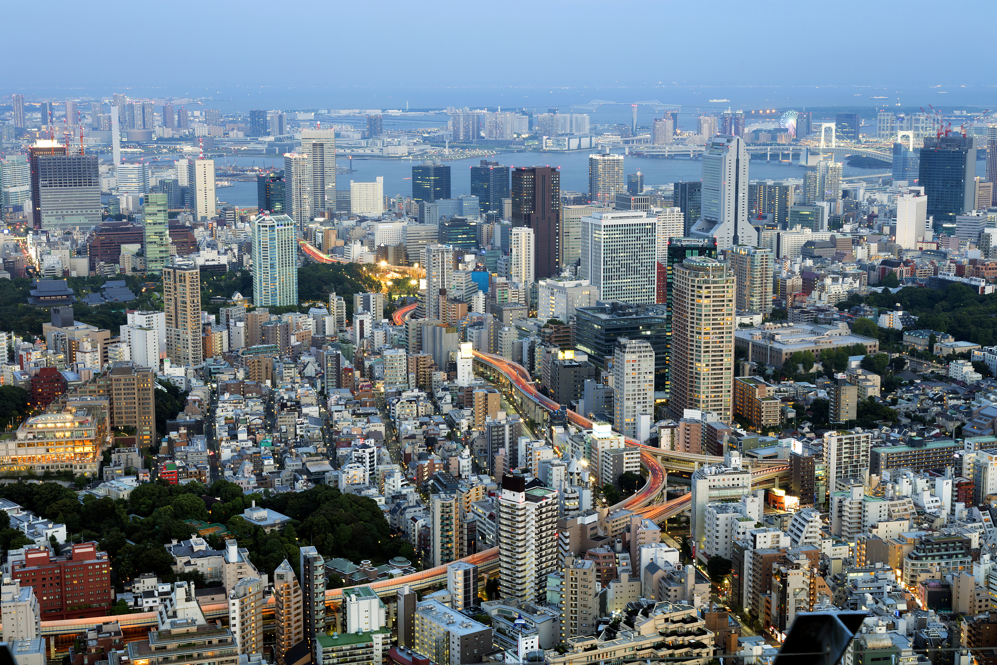 tokyo skyline at twilight