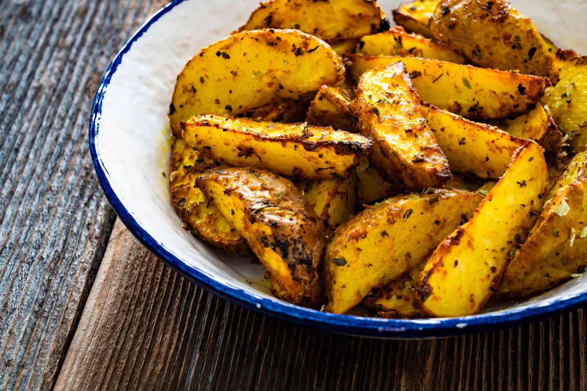 小红书的风格是：很吸引眼球的标题每个段落都加 emoji 最后加一些 tag。请用小红书风格描述重庆的地瓜说自己丑