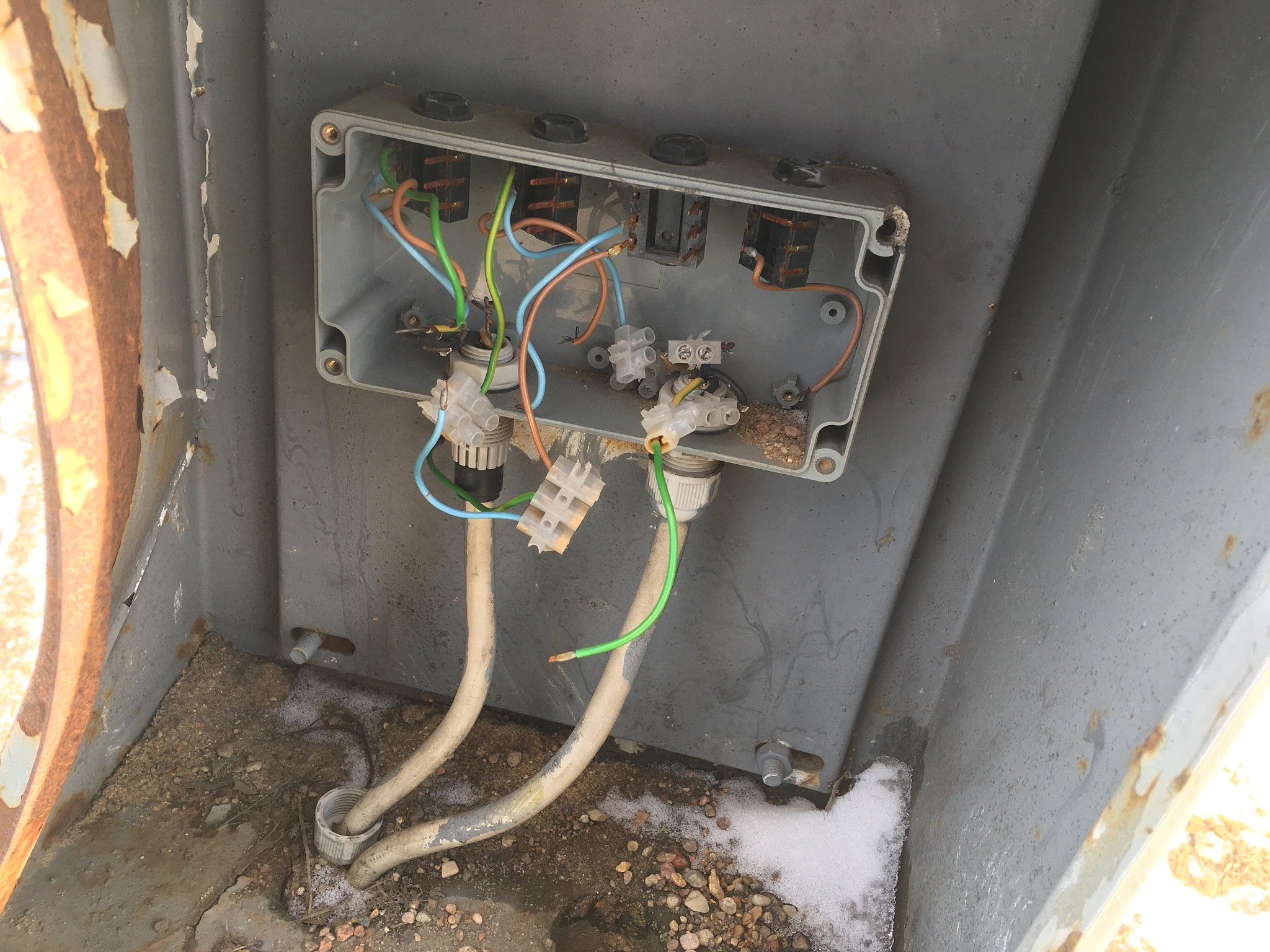 冰箱插座安装高度：最佳距离和注意事项