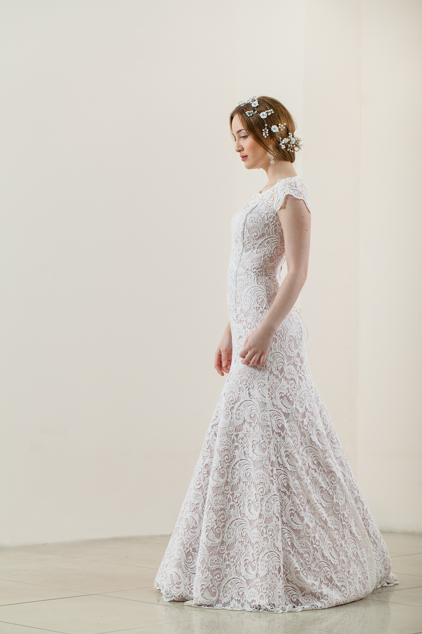 23岁女生参加哥哥婚礼穿什么？时尚指南！