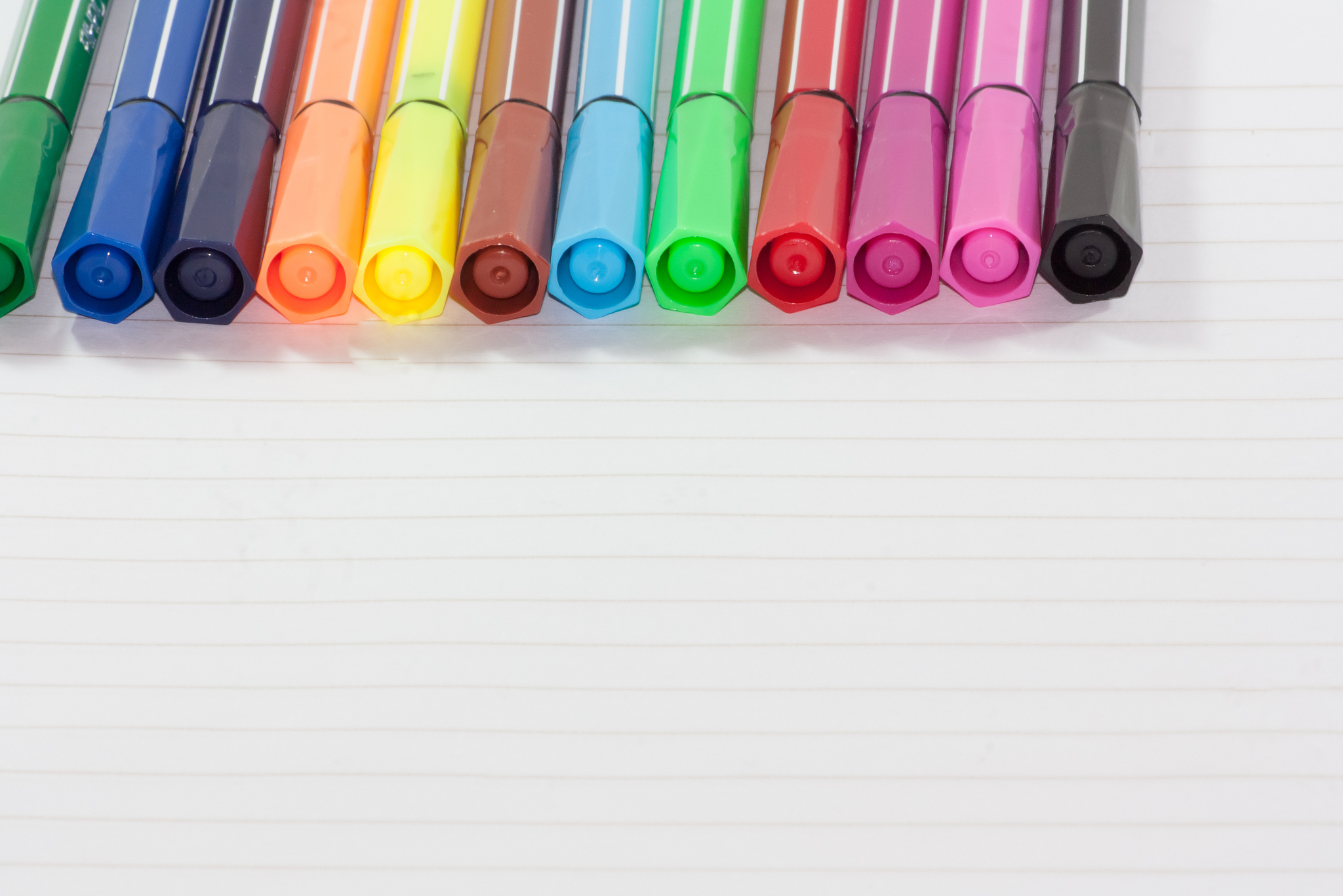 绝地求生玩偶多功能辅助吃鸡效果图赏析：透视、追踪、稳定射击助你轻松吃鸡