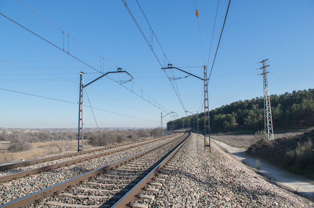 贵阳铁路学校毕业生就业前景：铁路专业薪资待遇及发展方向