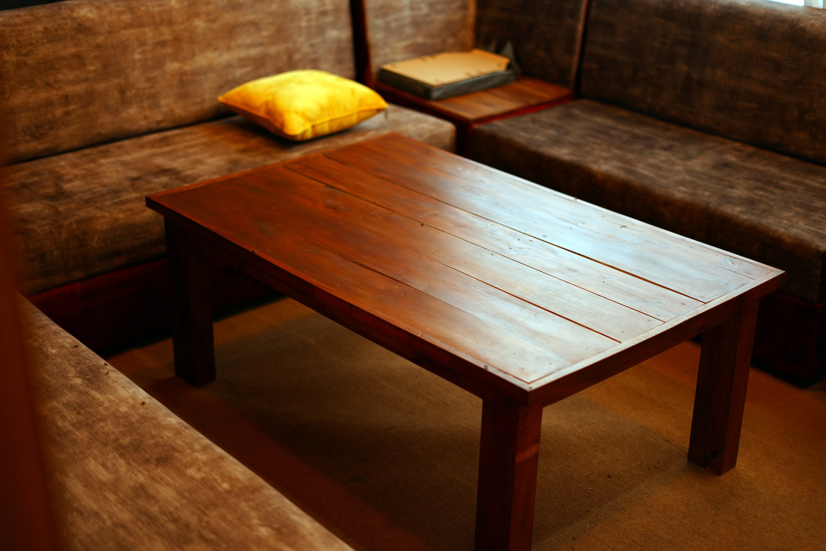 实木餐桌板多少钱？影响价格因素详解