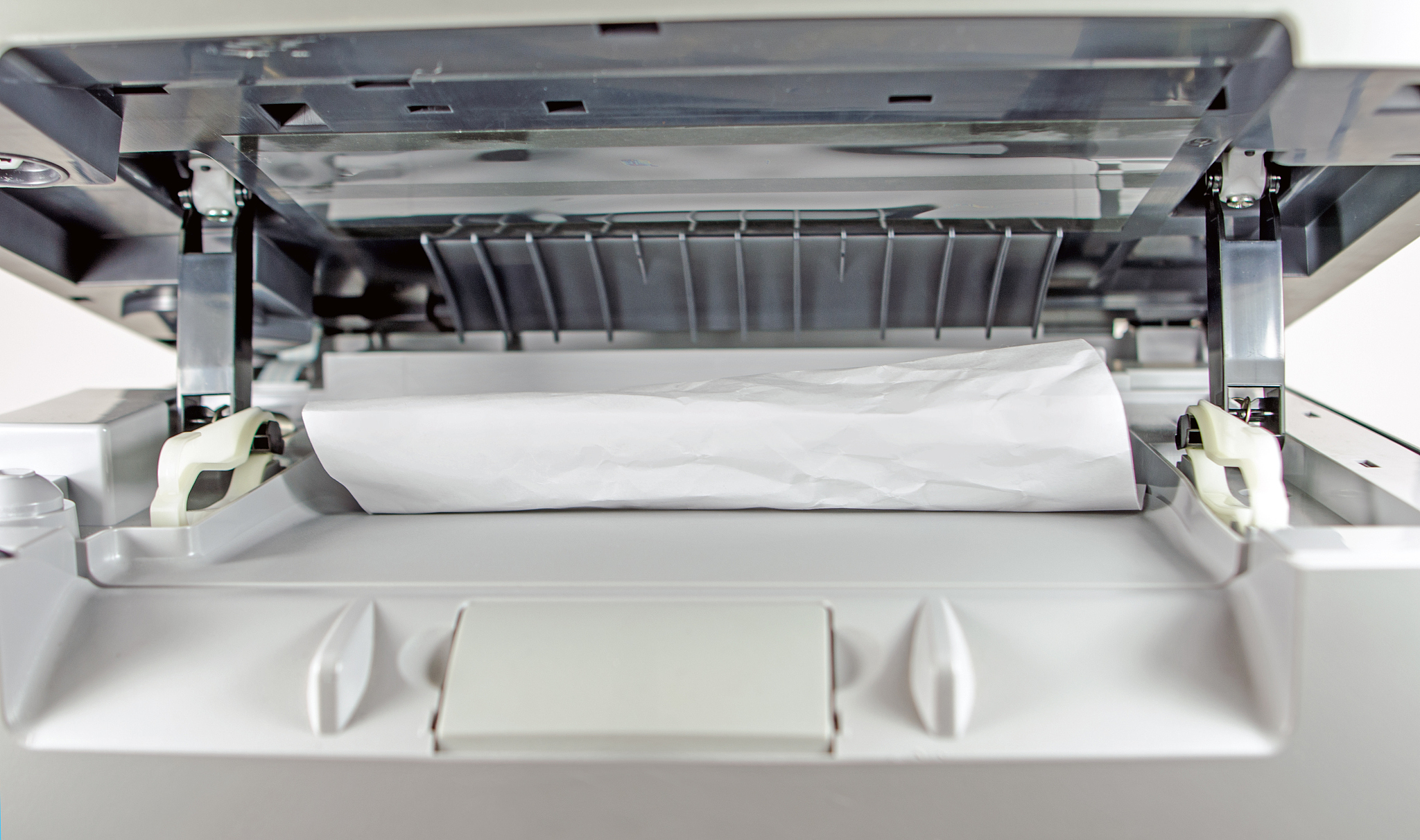 施乐s2110进一点纸就卡纸盒侧面都不行。帮我用210字详细描述